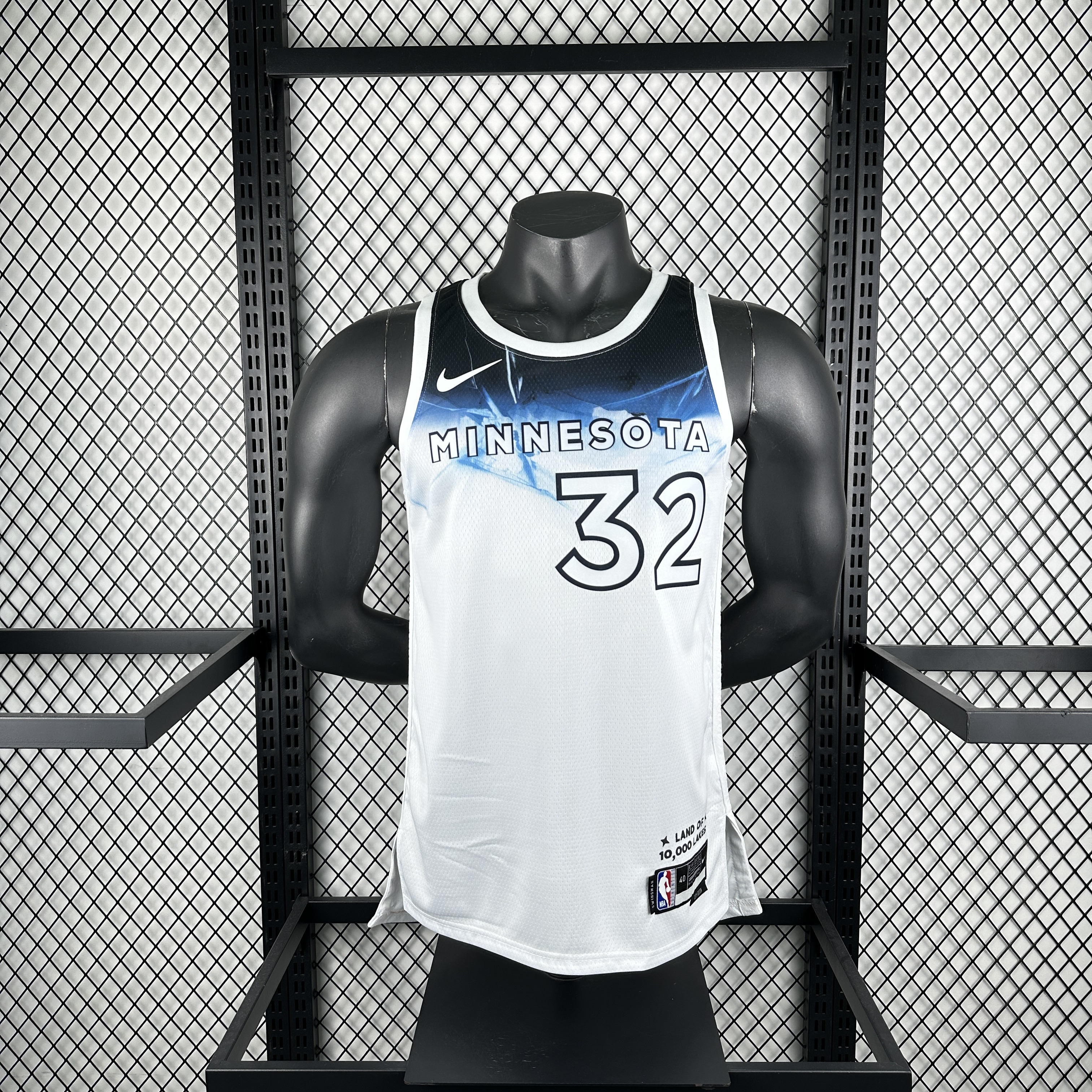 25 SEASON MINNESOTA TIMBERWOLVES CITY VERSION  NO.32