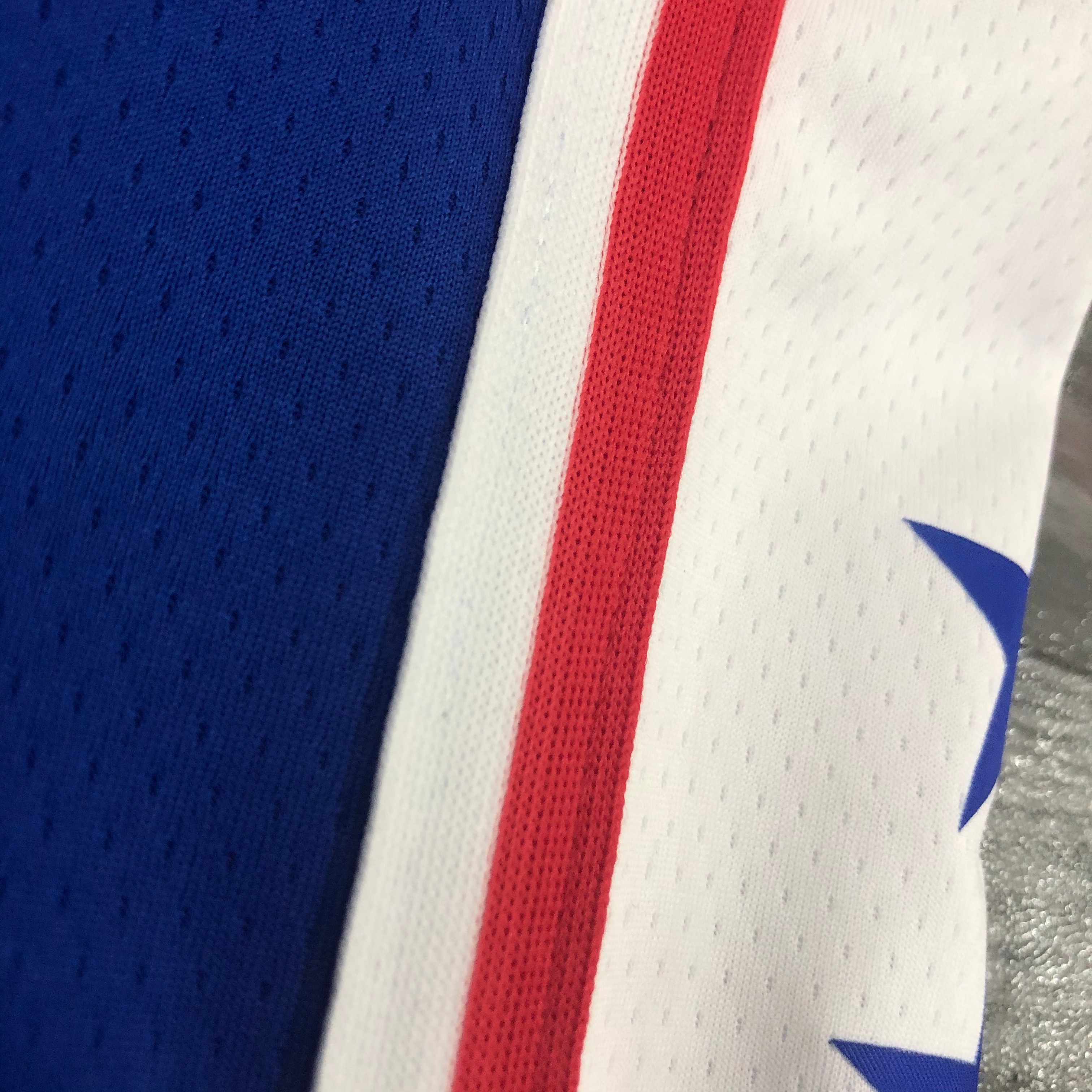 Philadelphia 76ers Blue V  #39
