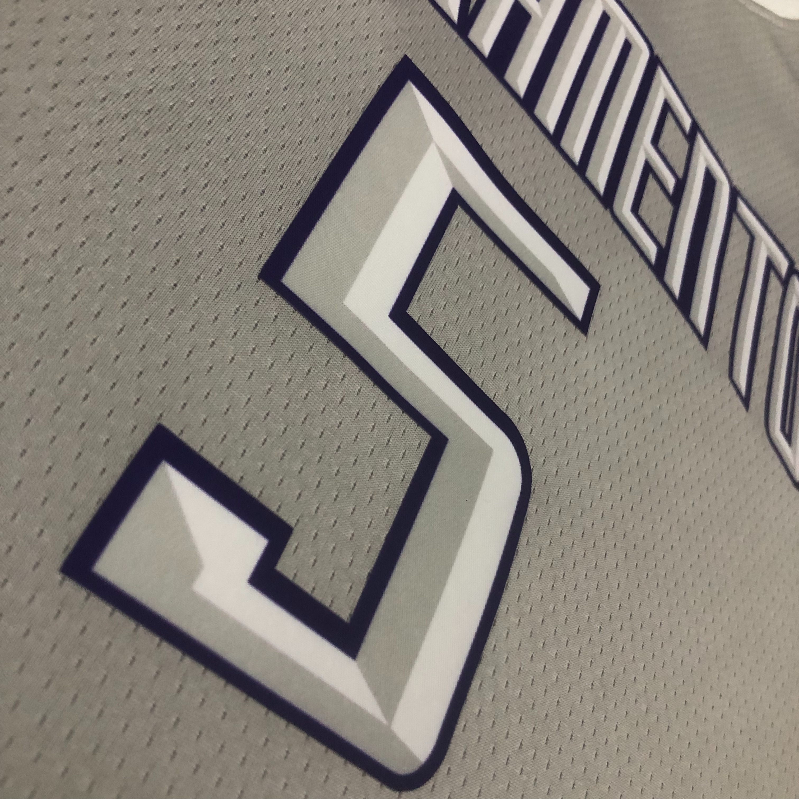 23 SEASON SACRAMENTO KINGS CITY  #5 FOX