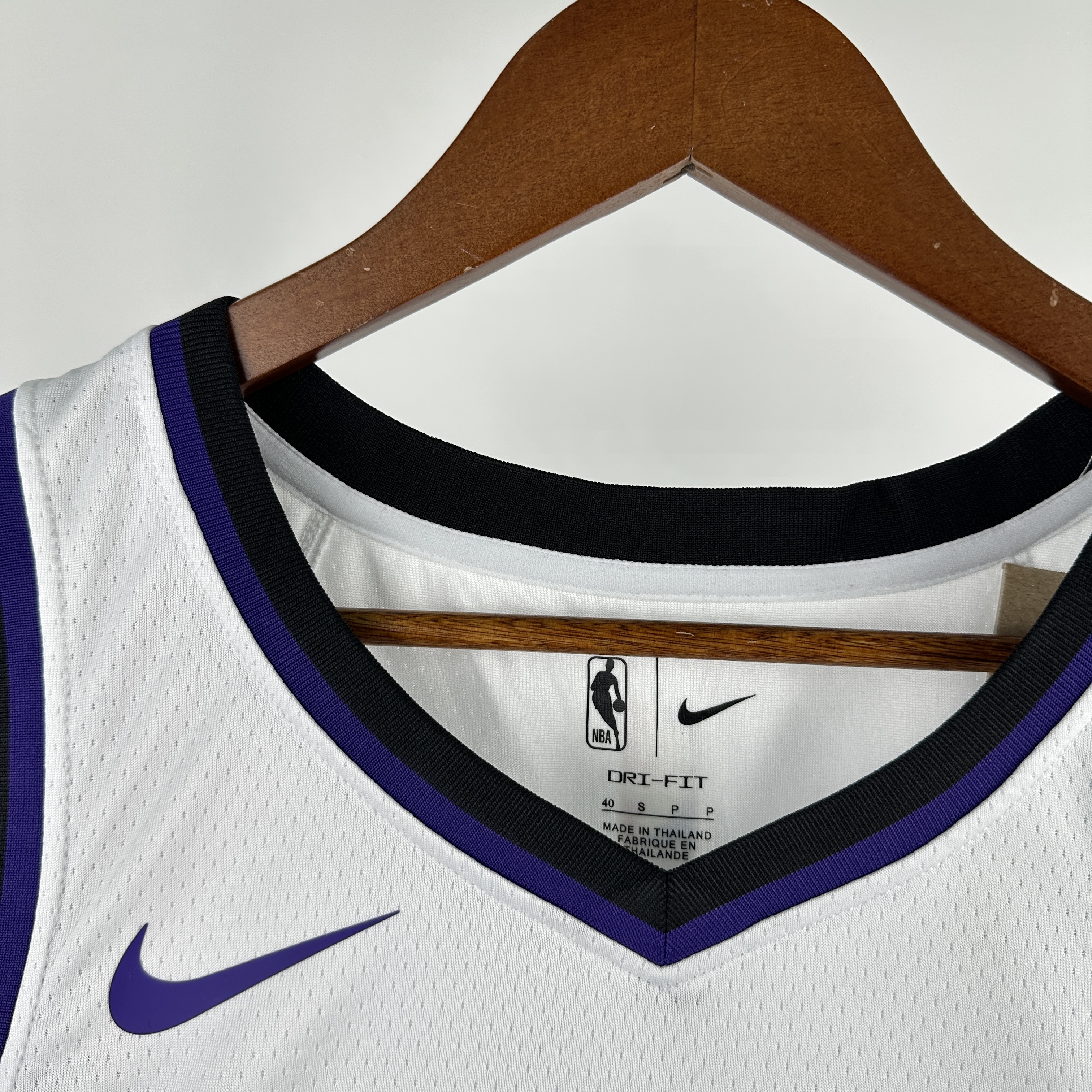 24 SEASON SACRAMENTO KINGS Home  #0 MONK