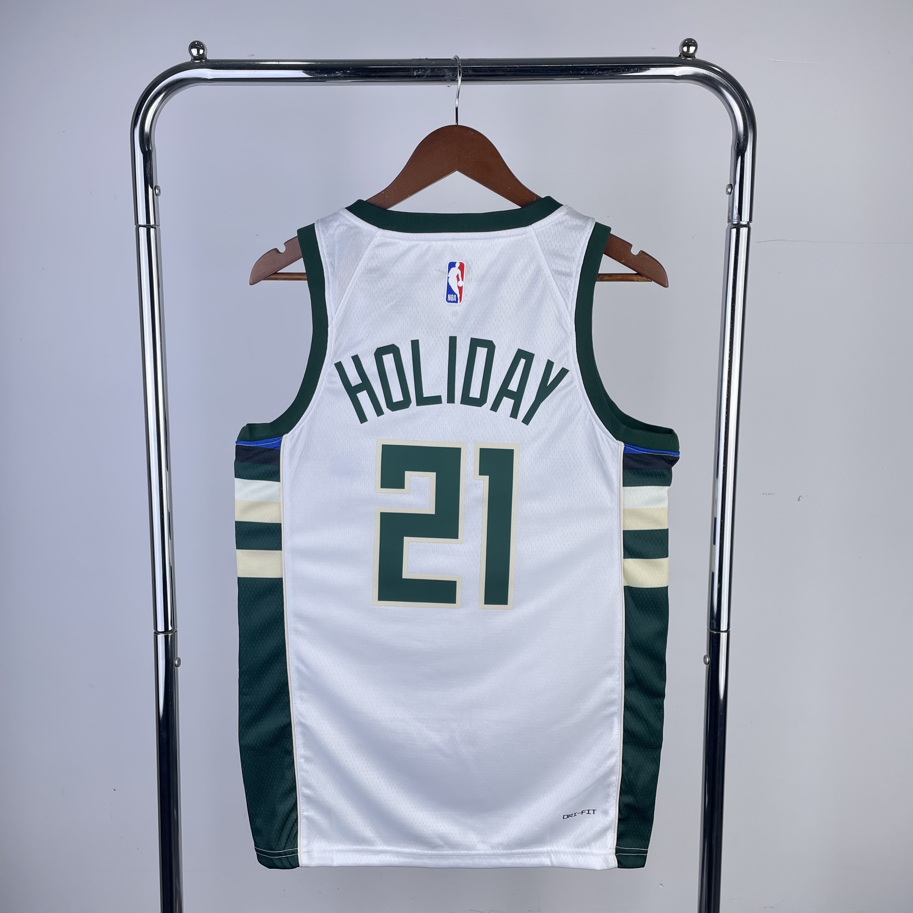 23 Season Milwaukee Bucks Home Version  No.21