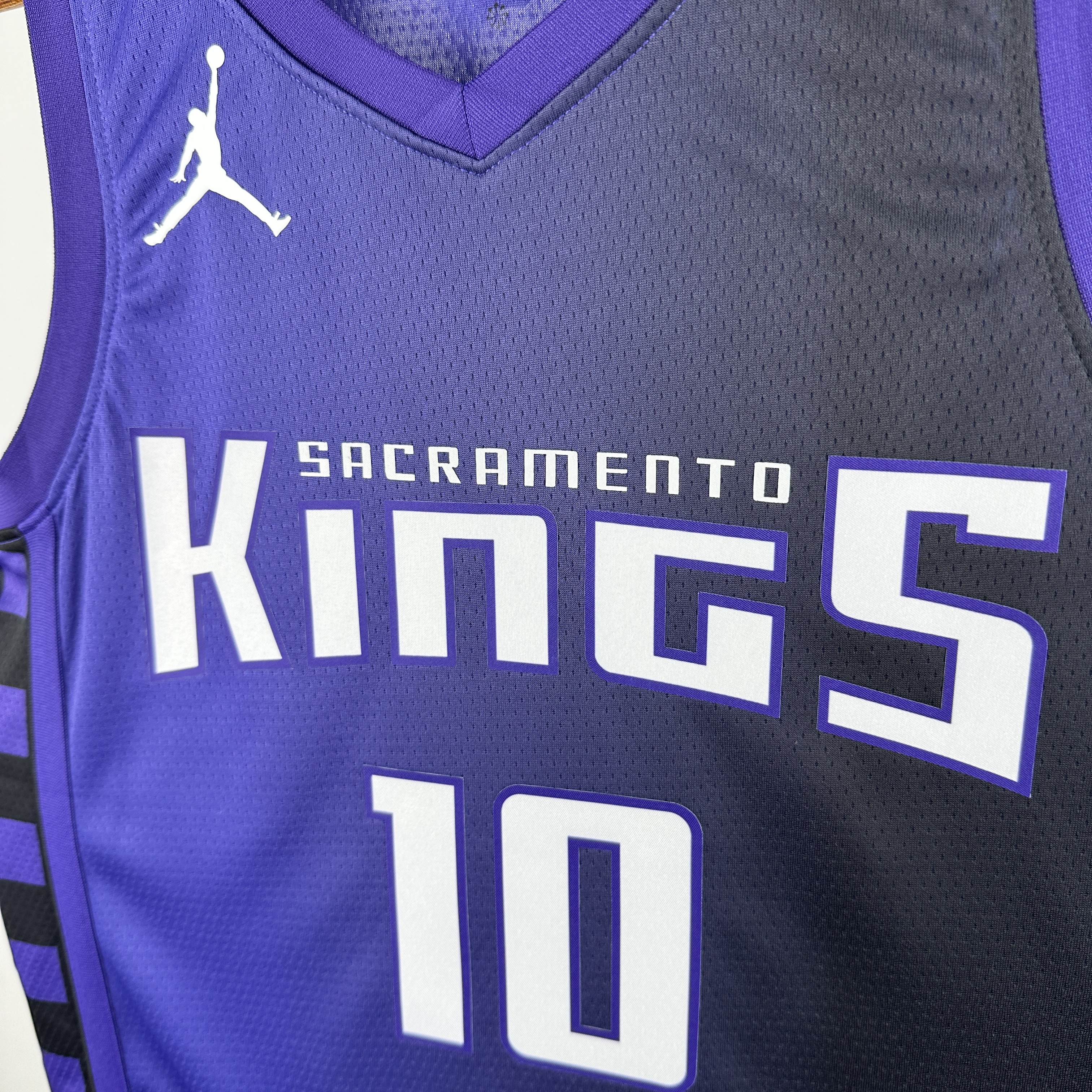 24 SEASON SACRAMENTO KINGS FLYER  #10 DeROZAN