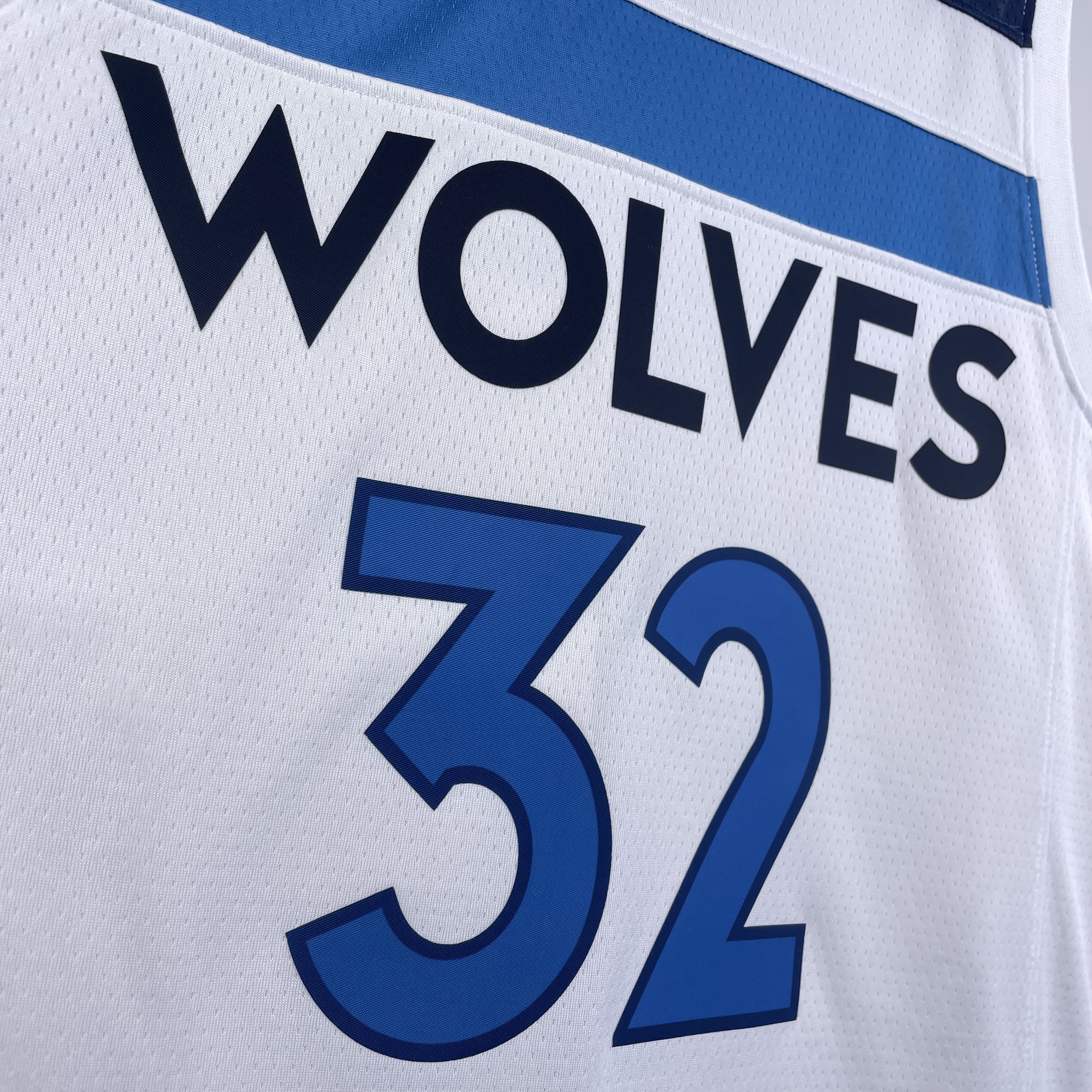 23 SEASON MINNESOTA TIMBERWOLVES HOME  NO.32 TOWNS