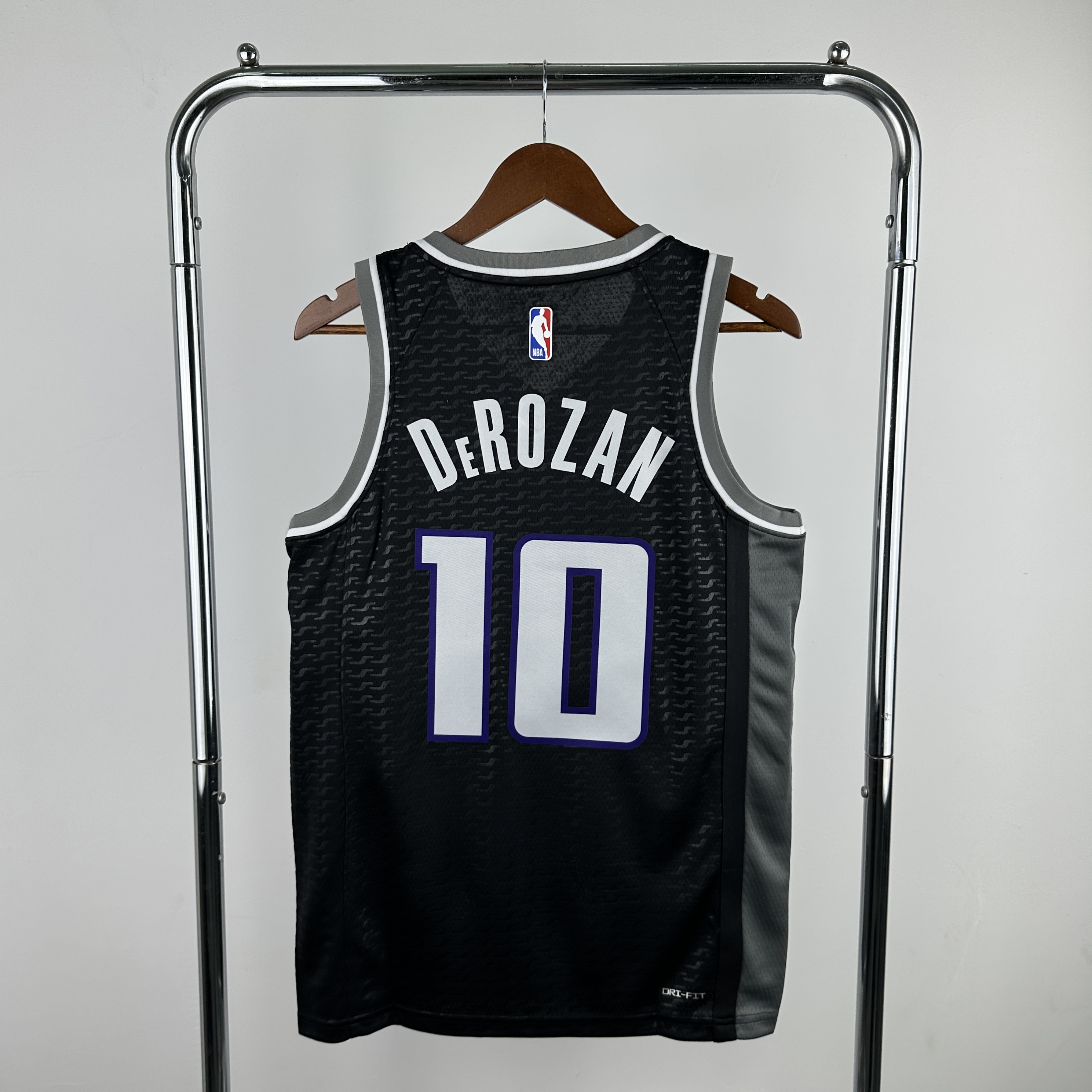 23 SEASON SACRAMENTO KINGS FLYER  #10 DeROZAN