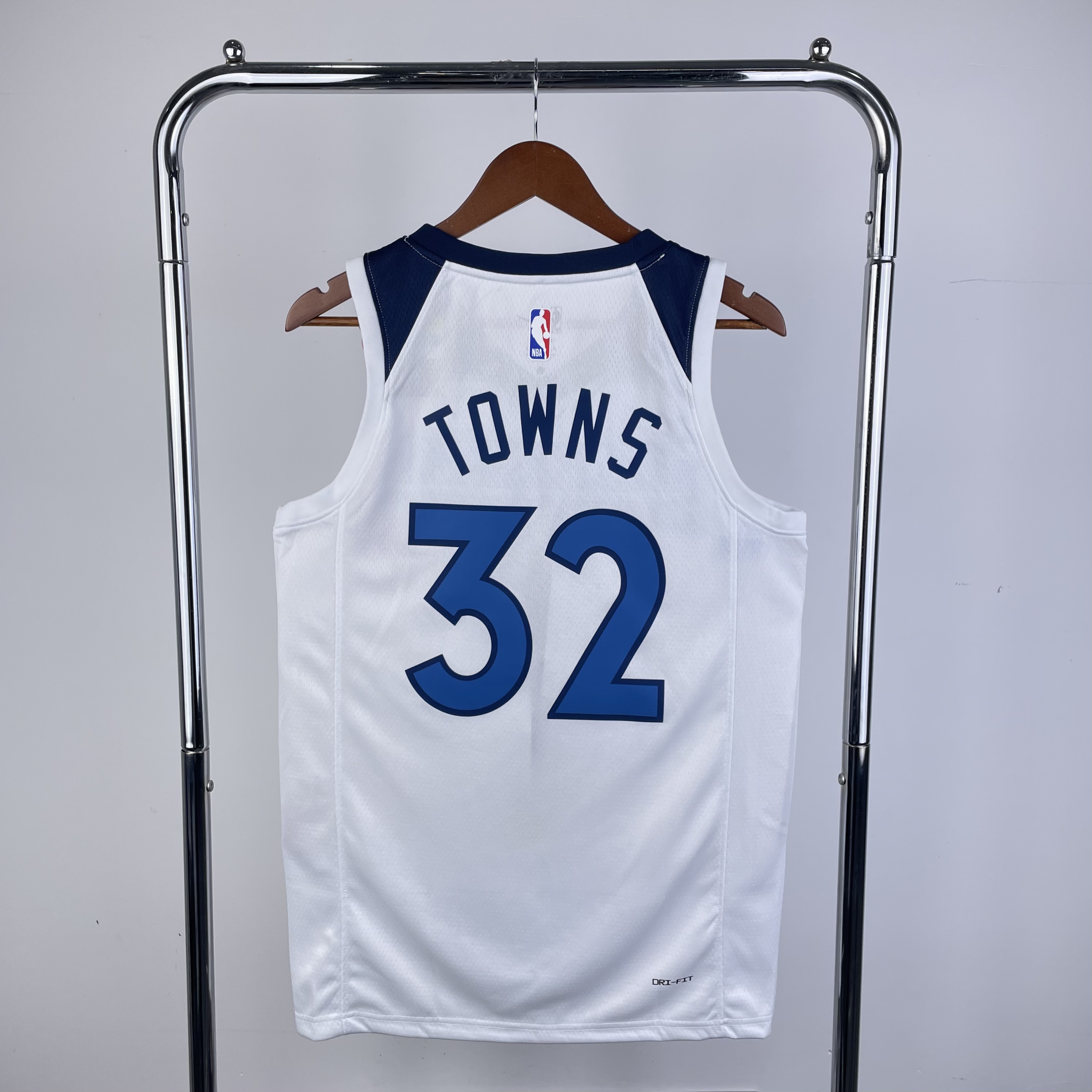 23 SEASON MINNESOTA TIMBERWOLVES HOME  NO.32 TOWNS