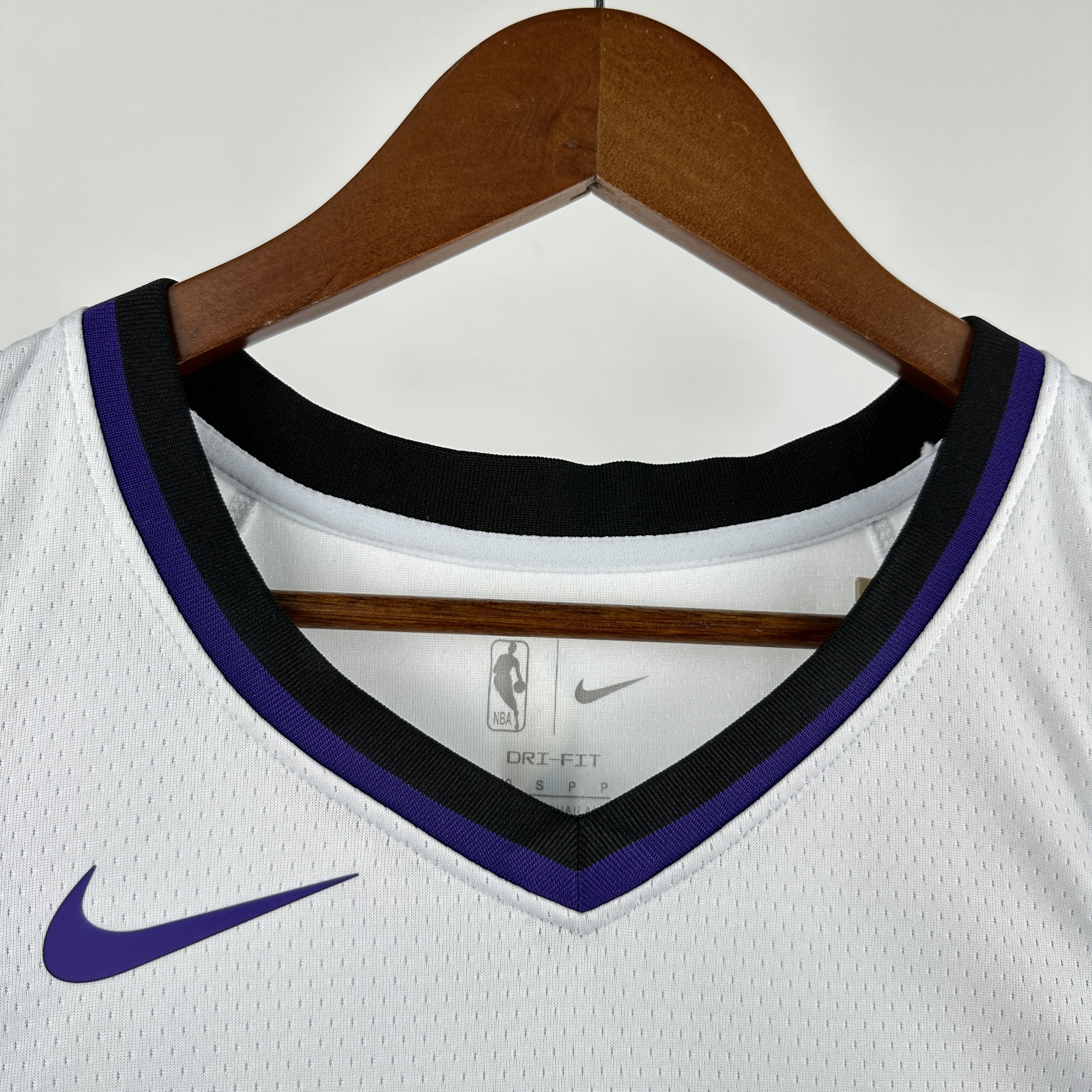 24 SEASON SACRAMENTO KINGS Home  #8 Lavine
