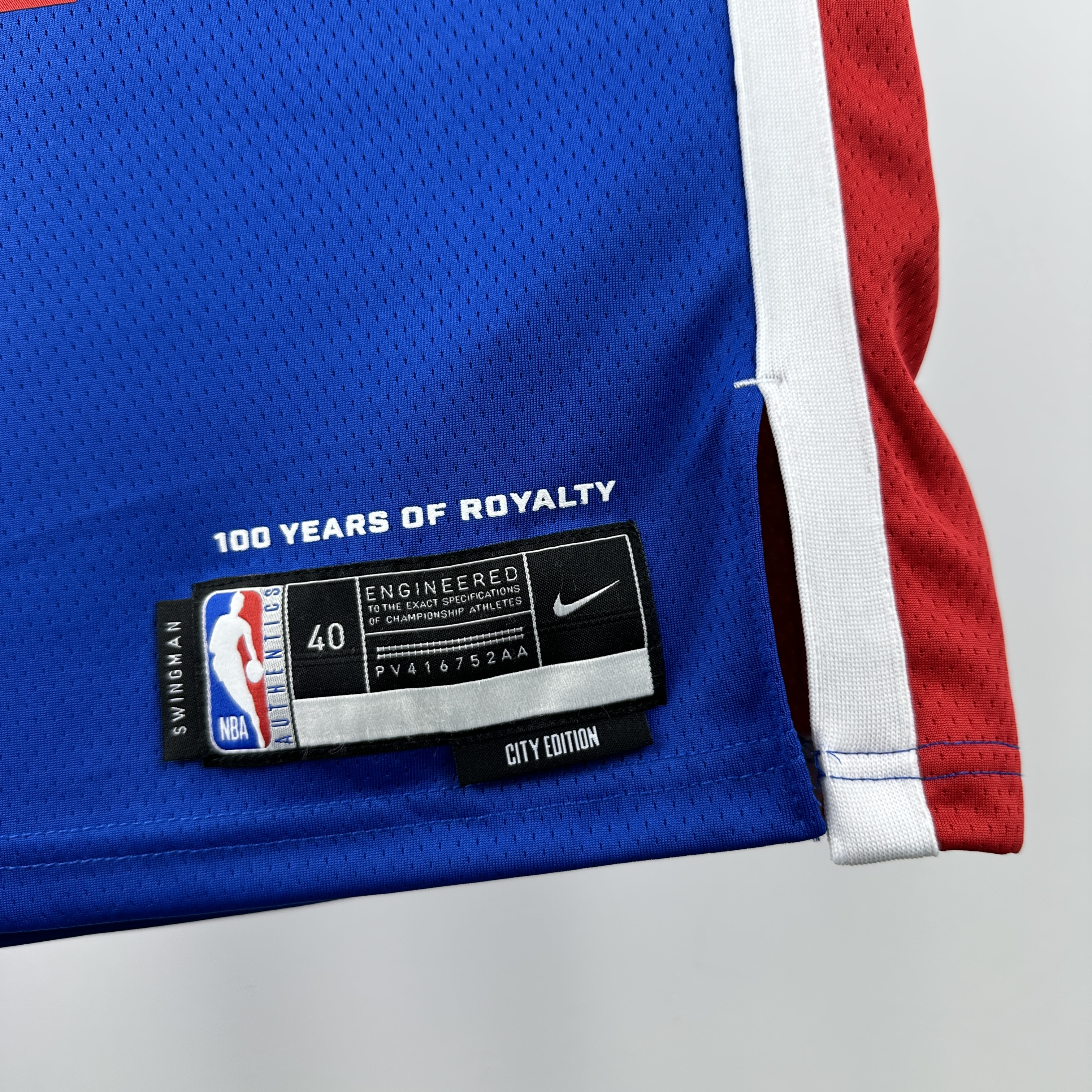 25 SEASON SACRAMENTO KINGS CITY  #10 DerROZAN