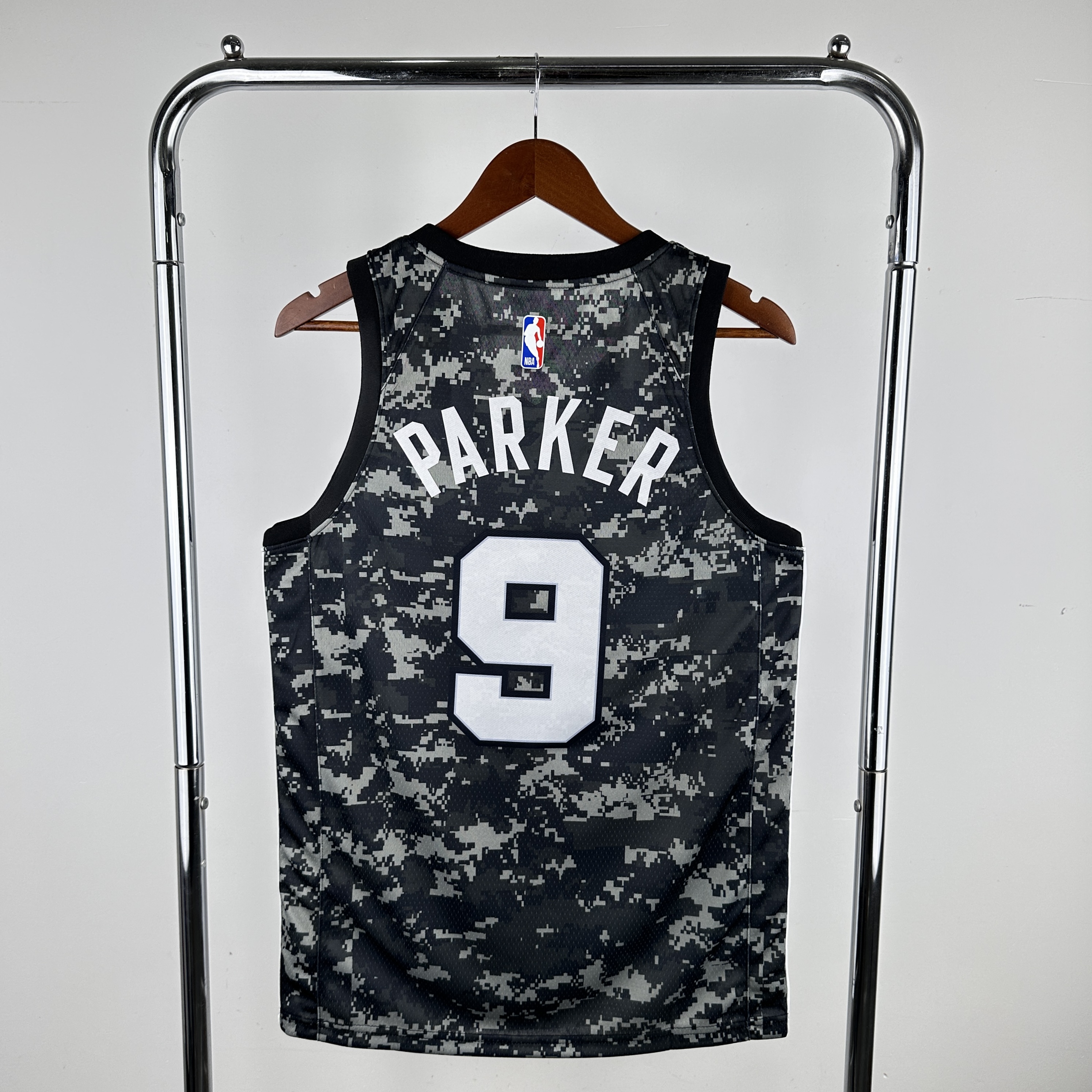 SAN ANTONIO SPURS CAMO #9 PARKER