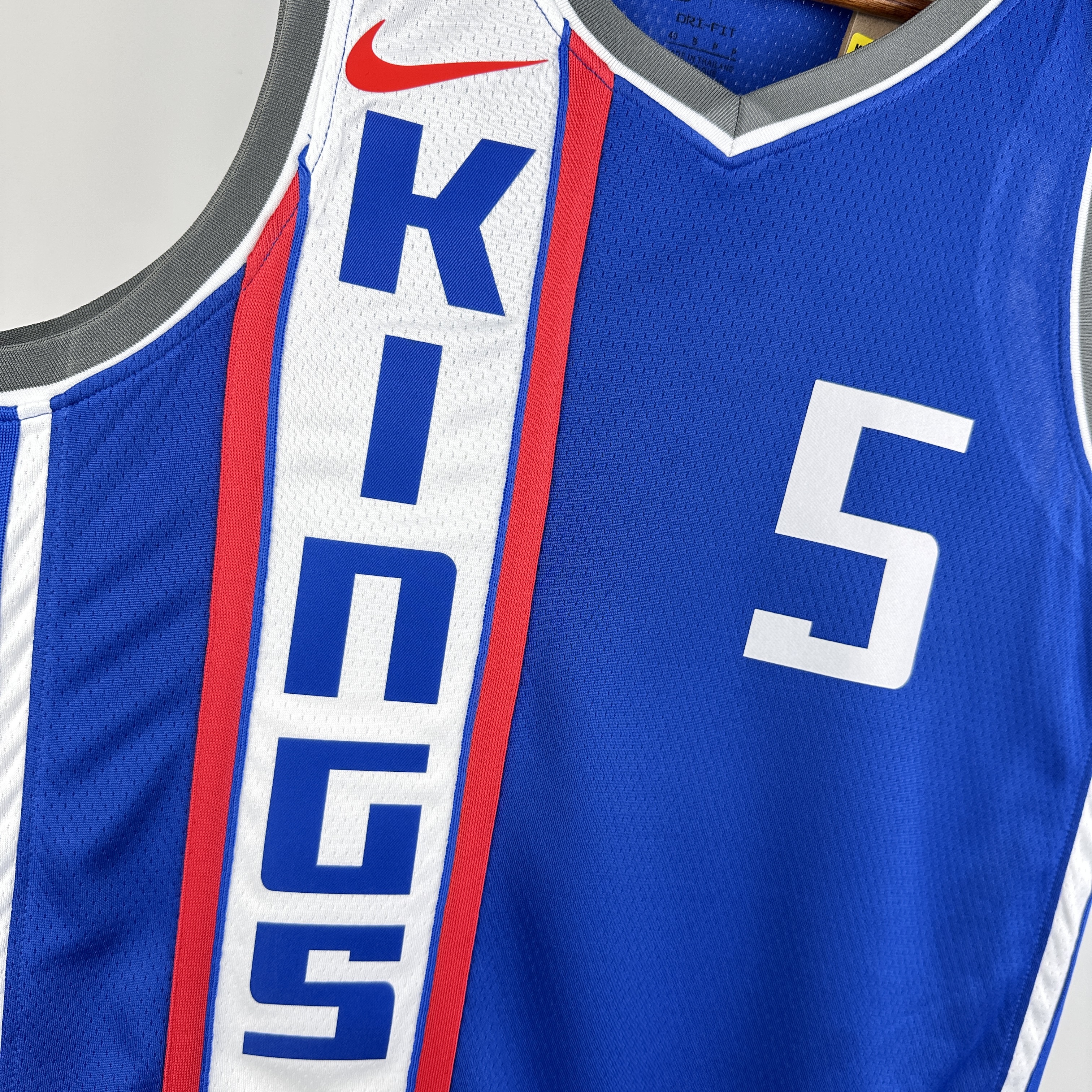24 SEASON SACRAMENTO KINGS CITY  #5 FOX
