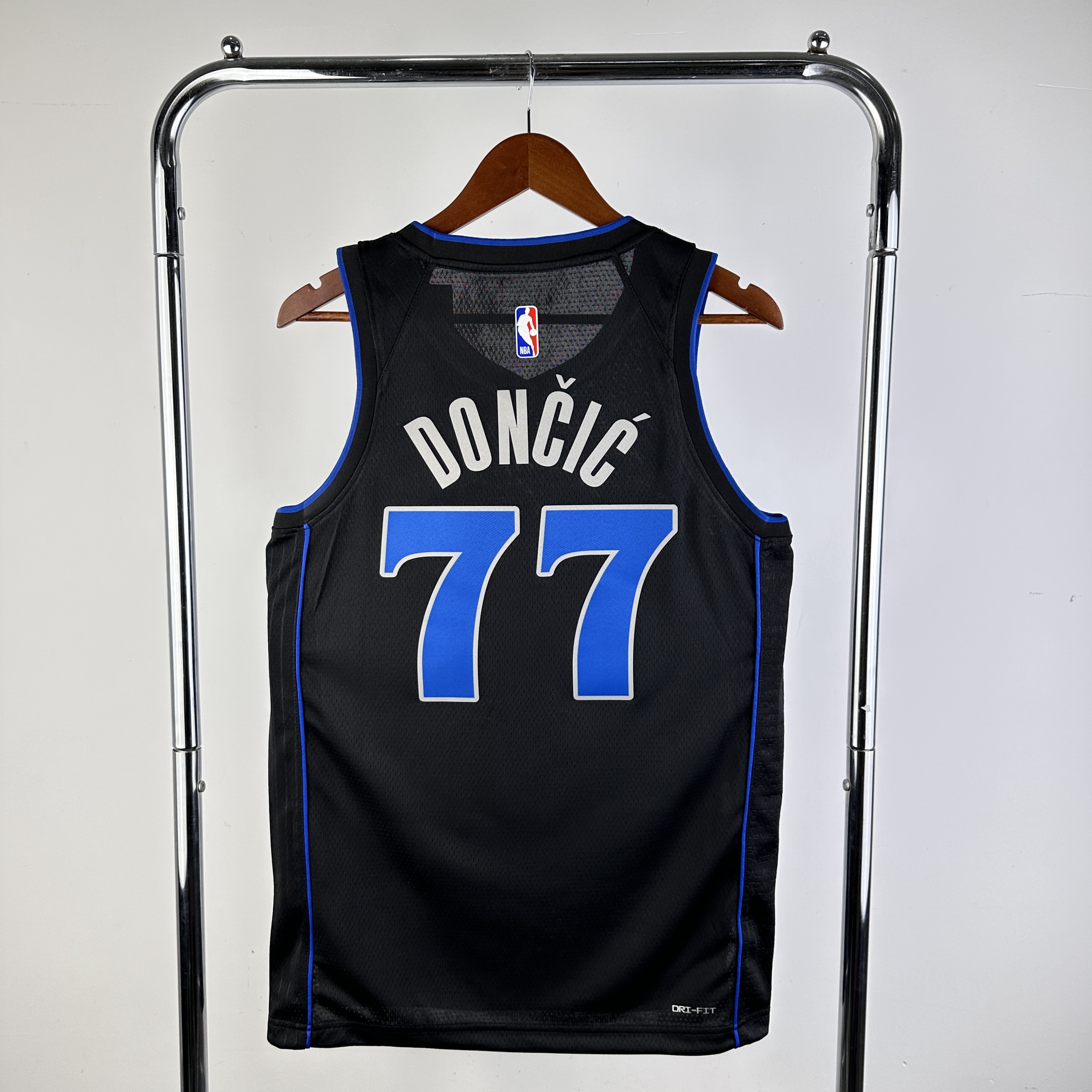 24 Season Mavericks City Edition  No.77 Dončić