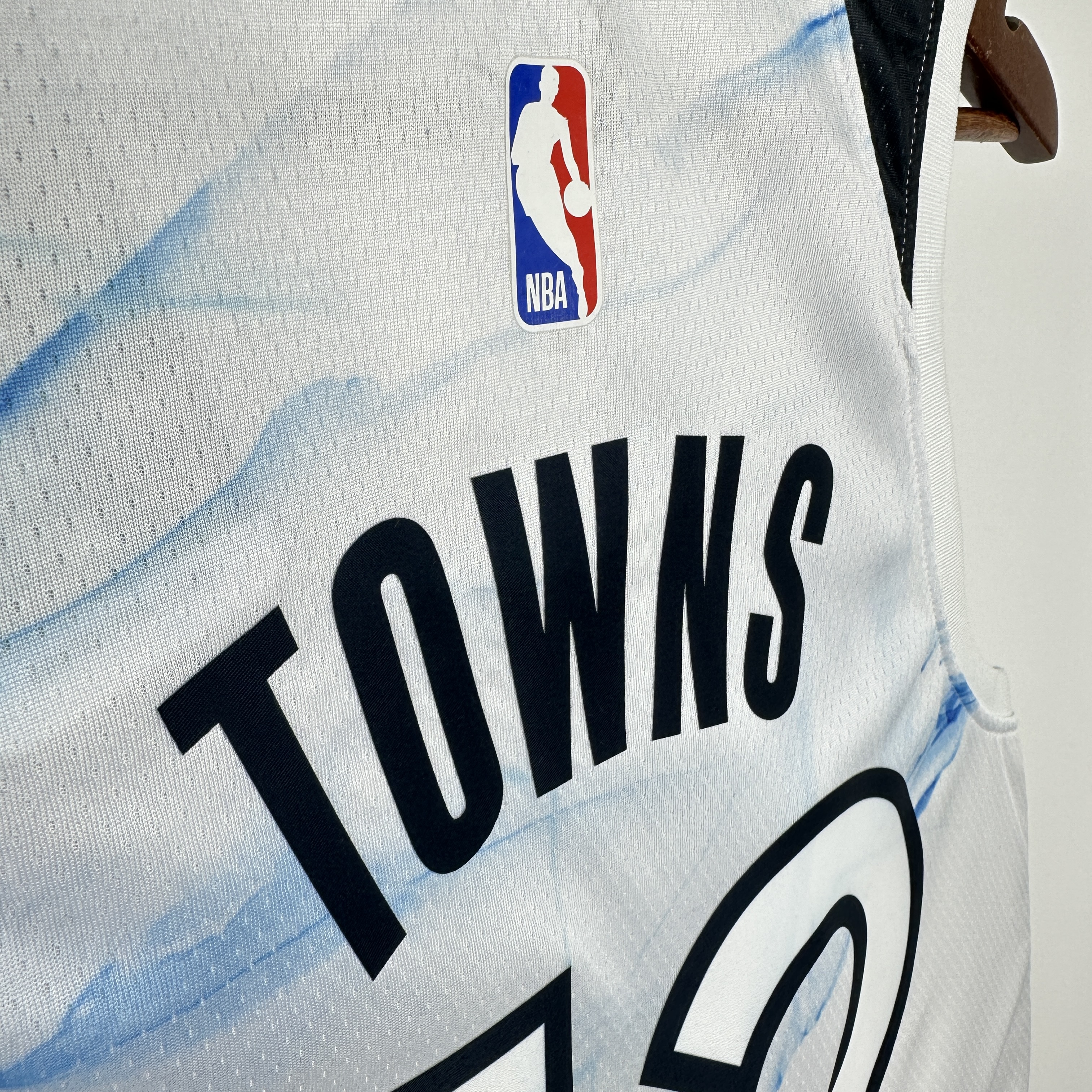 25 SEASON MINNESOTA TIMBERWOLVES CITY VERSION  NO.32