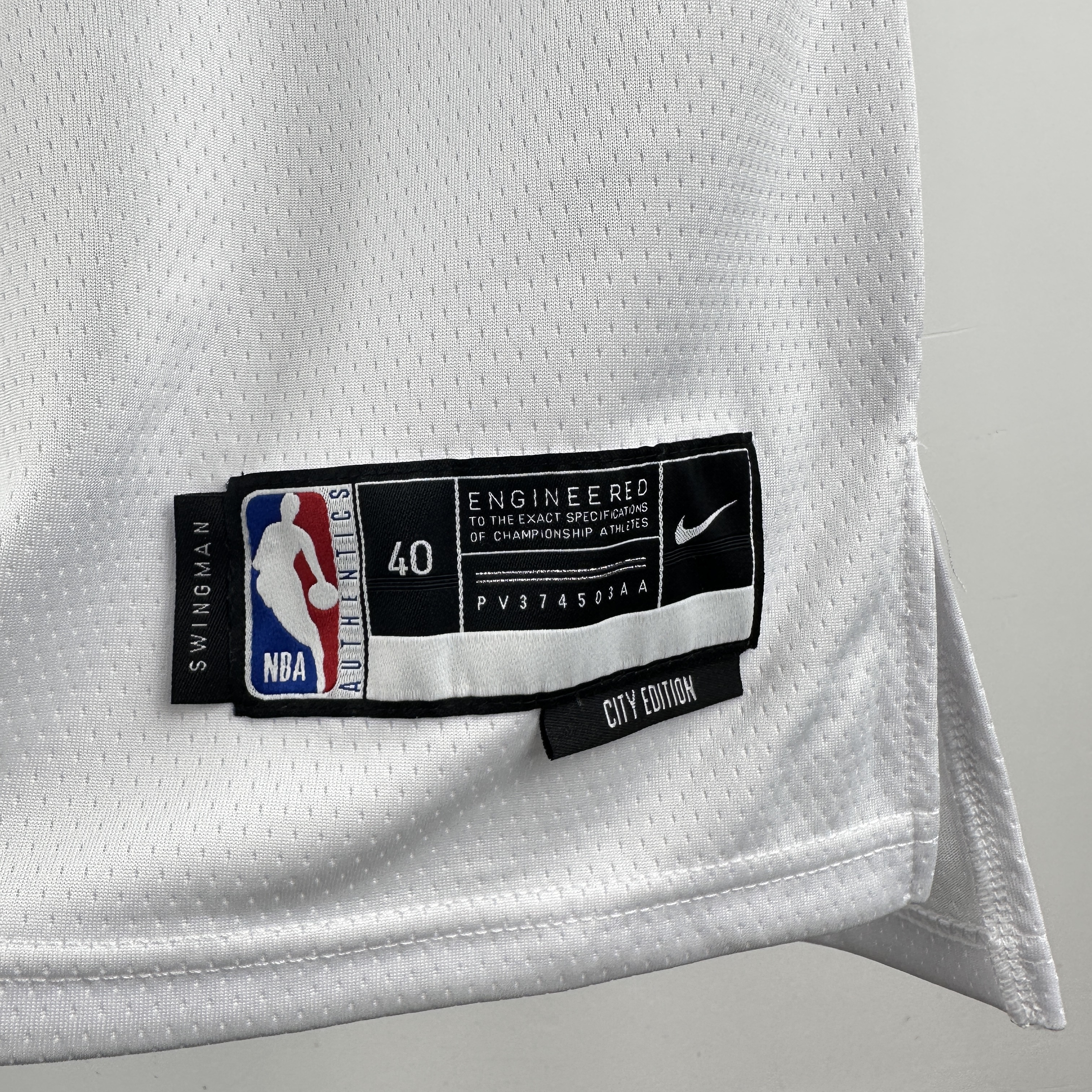 23 SEASON MINNESOTA TIMBERWOLVES CITY VERSION  NO.5 EDWARDS