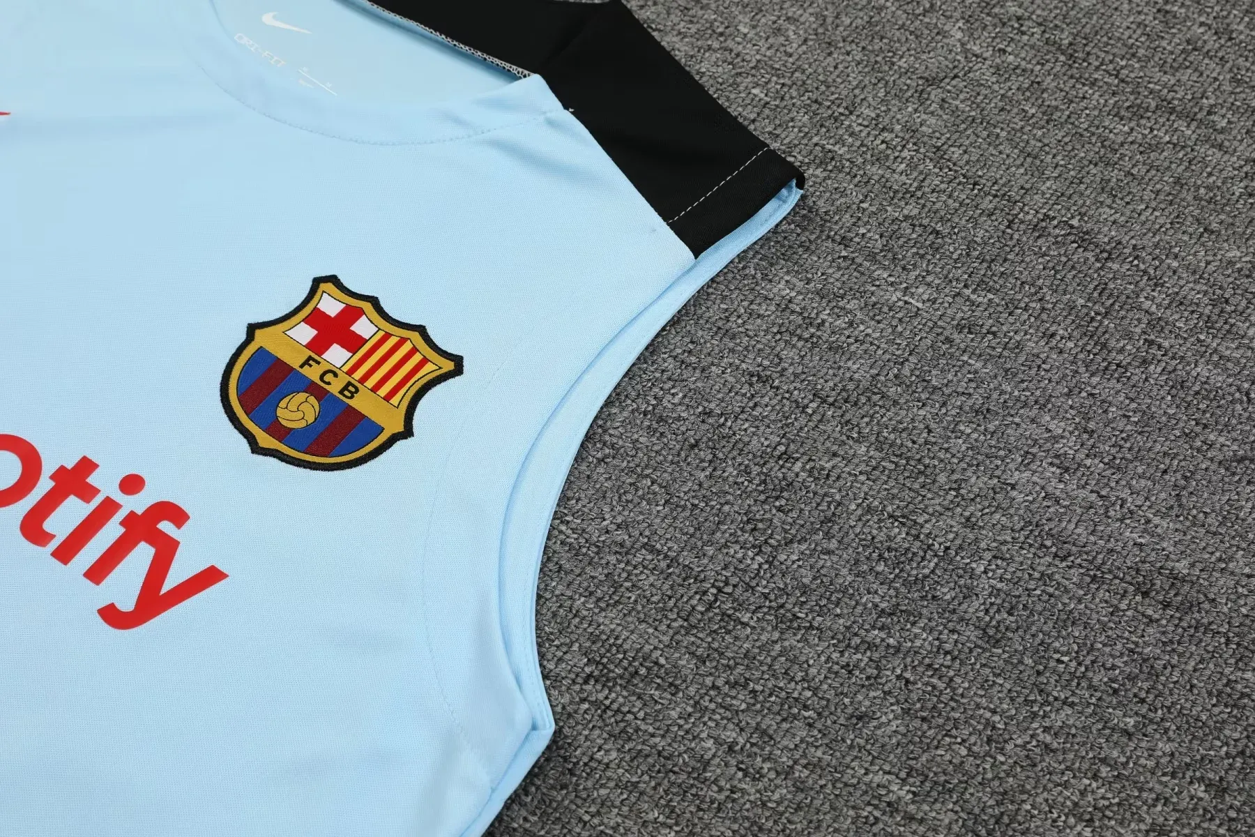 Barcelona 24/25 SUIT 4