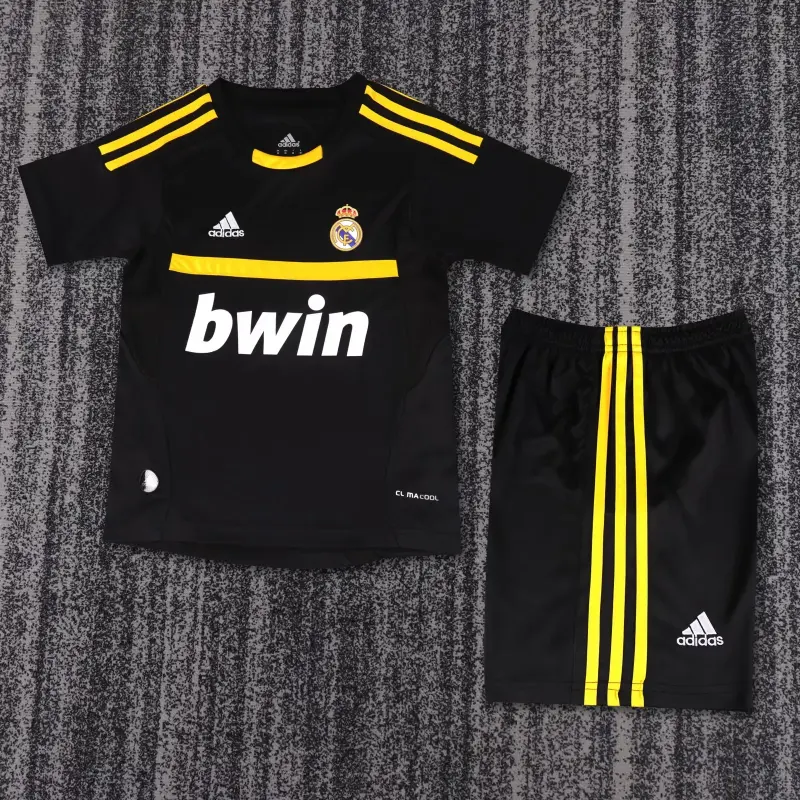 Kids Real Madrid 11/12 Goalkeeper Black Kit 16-28