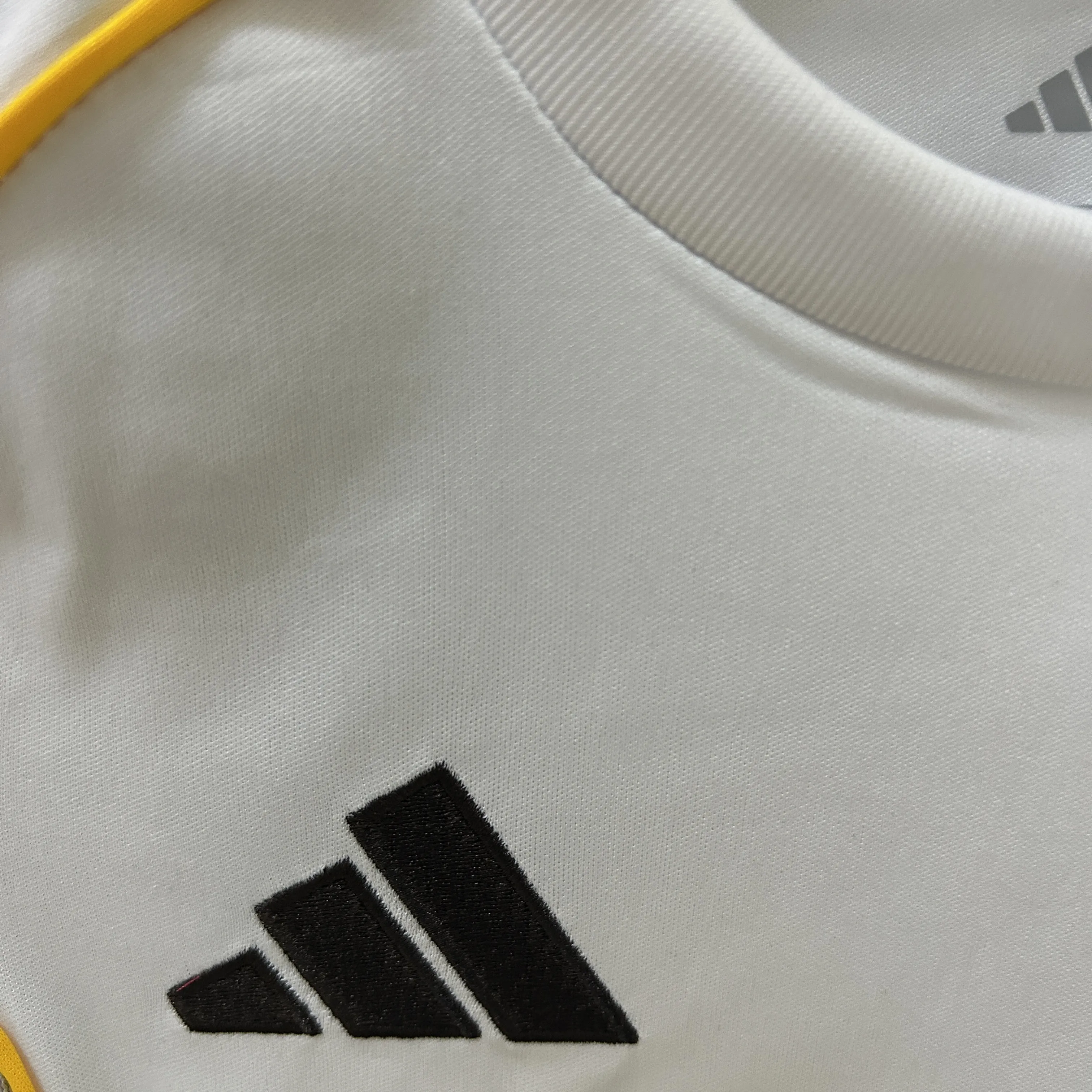 kids kit Real Madrid 25/26 Home 16-28