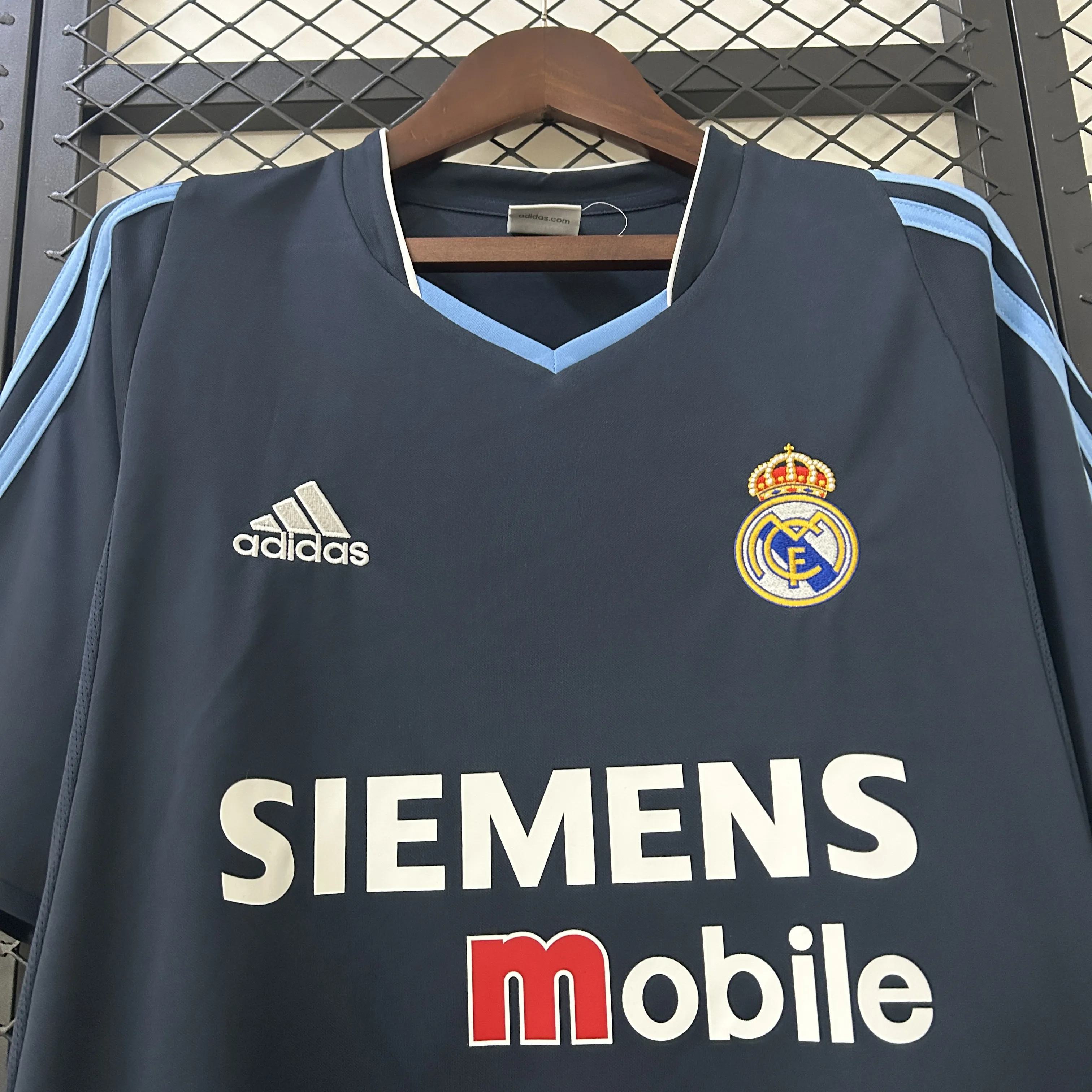 Retro Real M&alpha;drid 03/04 Away  S-XXL 4