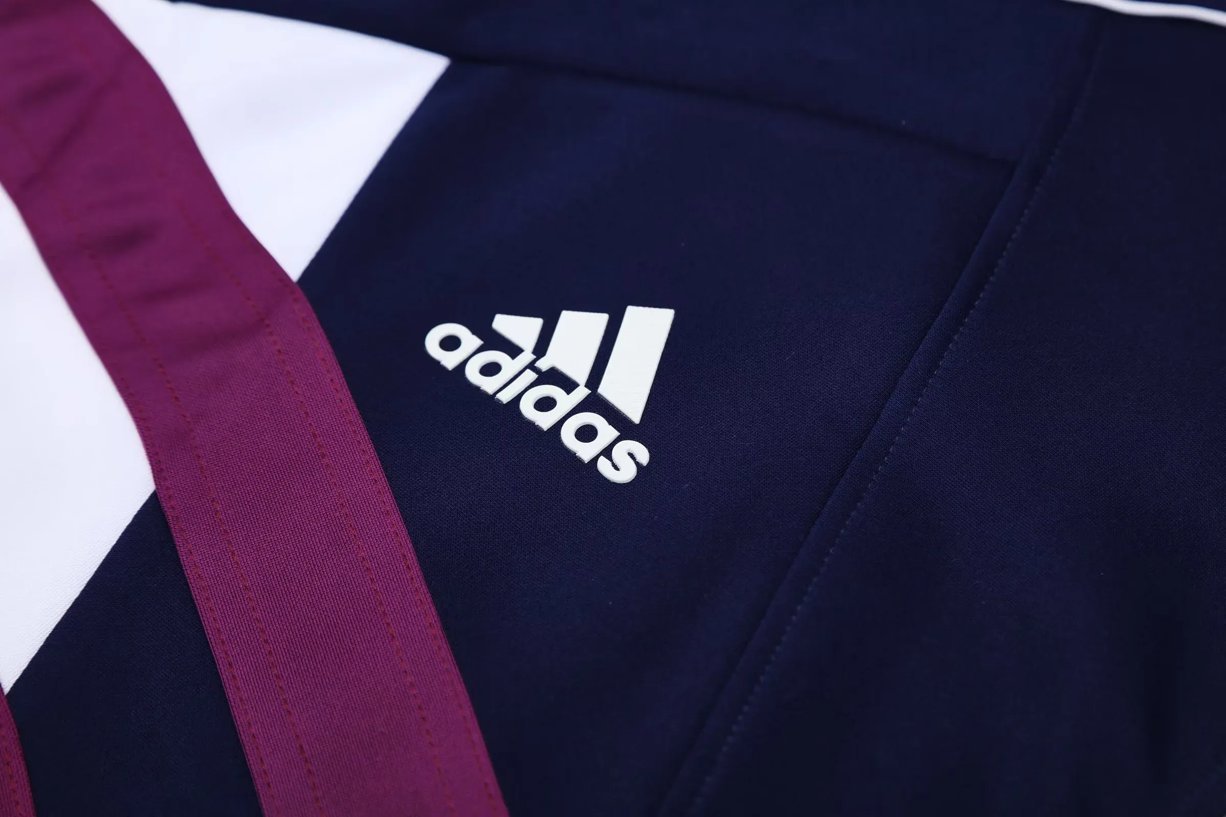 Real M&alpha;drid Retro full zipper training Suit 4