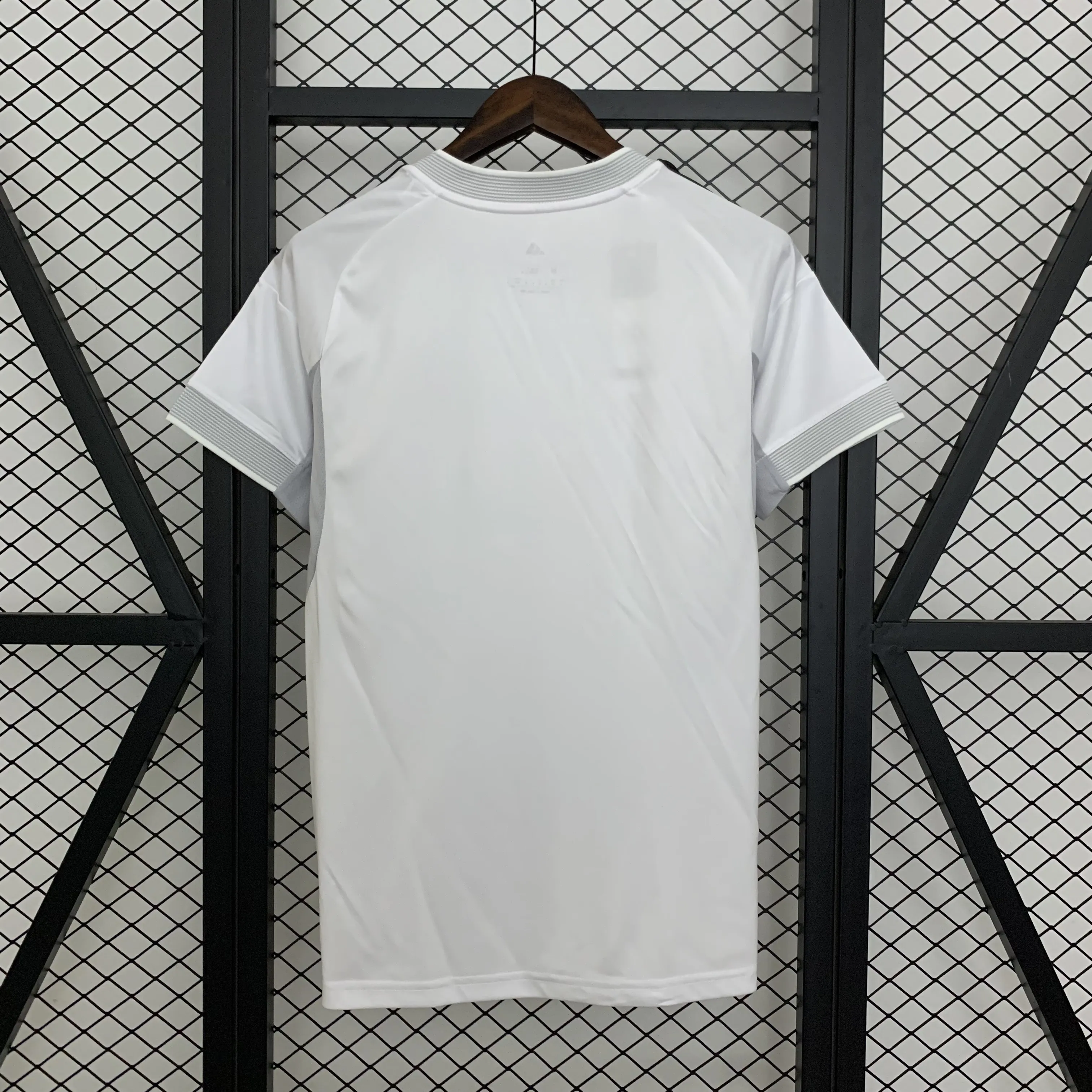 Female Real Mαdrid 25/26 Home  Size S-XXL