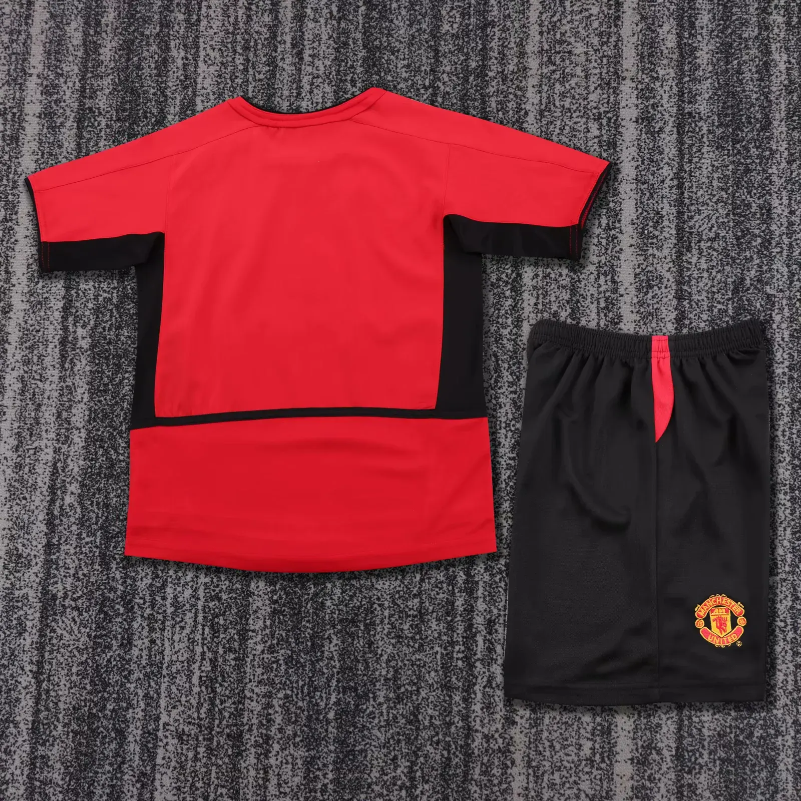 Kids Retro Manchester United 2002-04 Home Kit 16-28