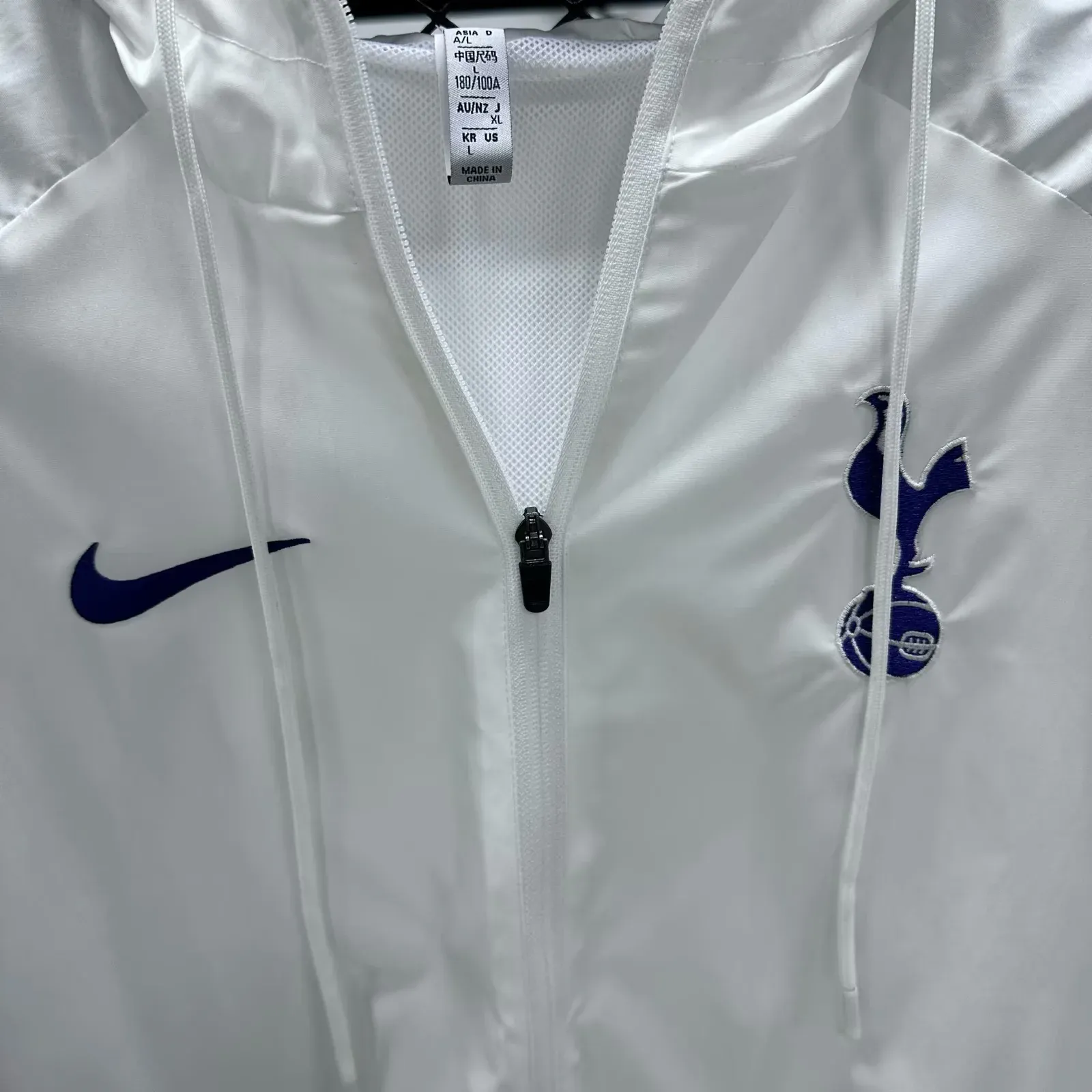 Tottenham Hotspur  Hotspur White  windbreaker 3