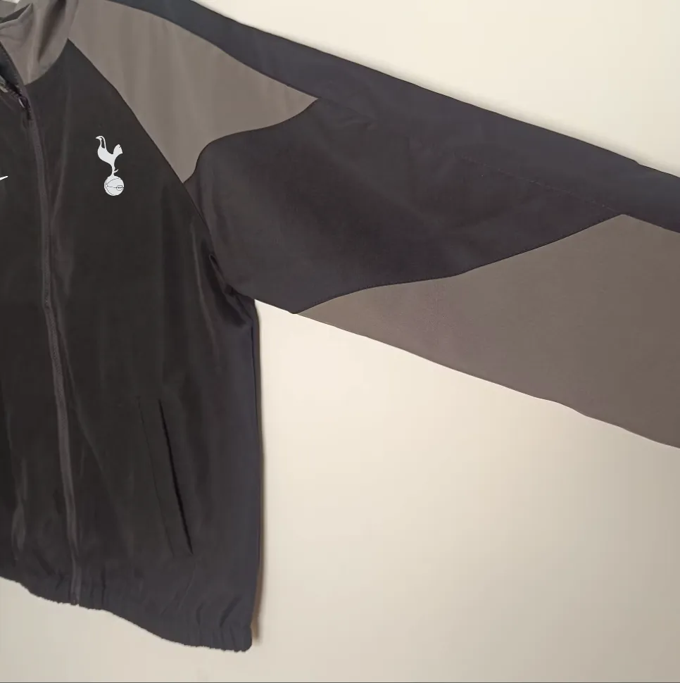 Tottenham Hotspur  Hotspur Black windbreaker 4