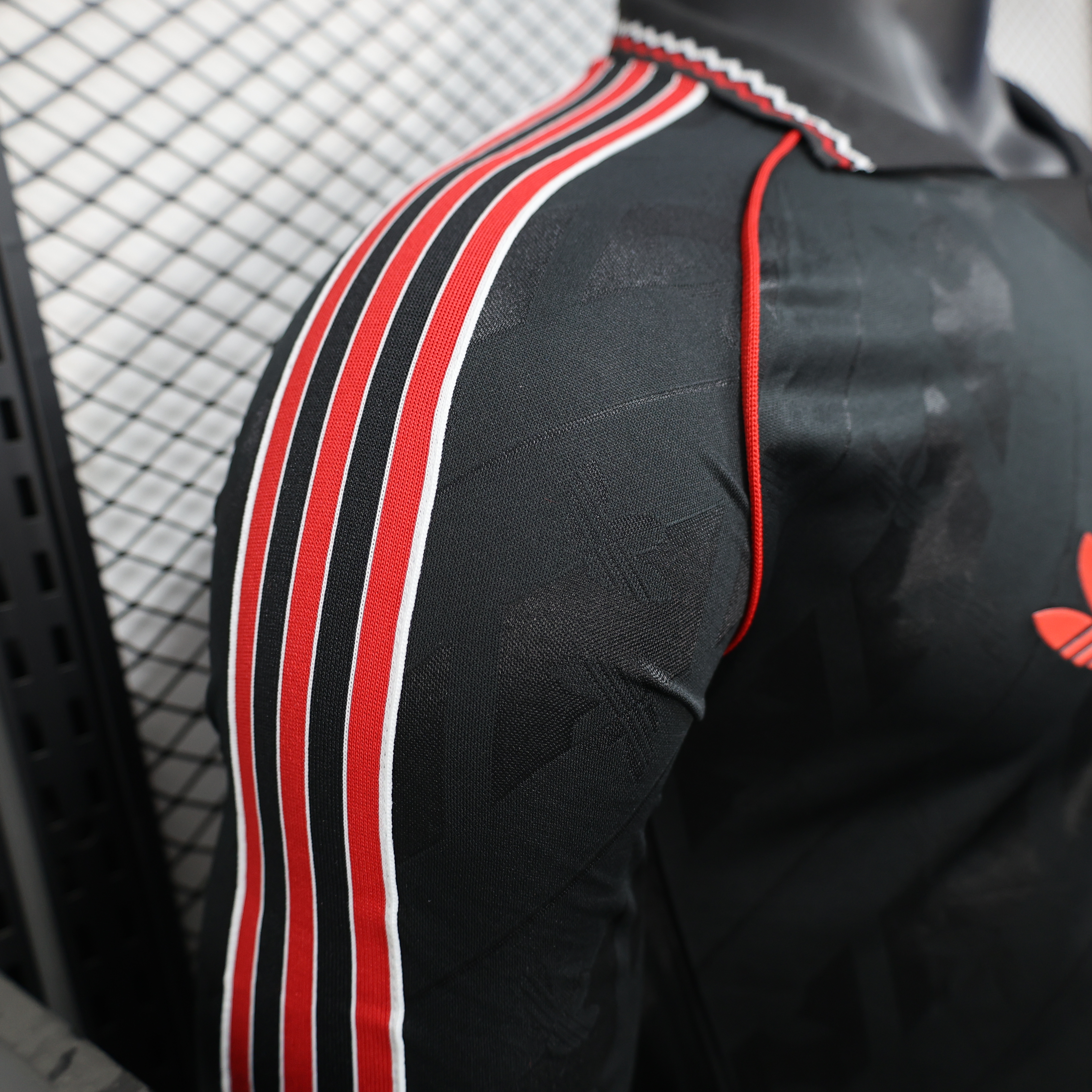 Retro Manchester United Black Long Sleeves S-XXL 4