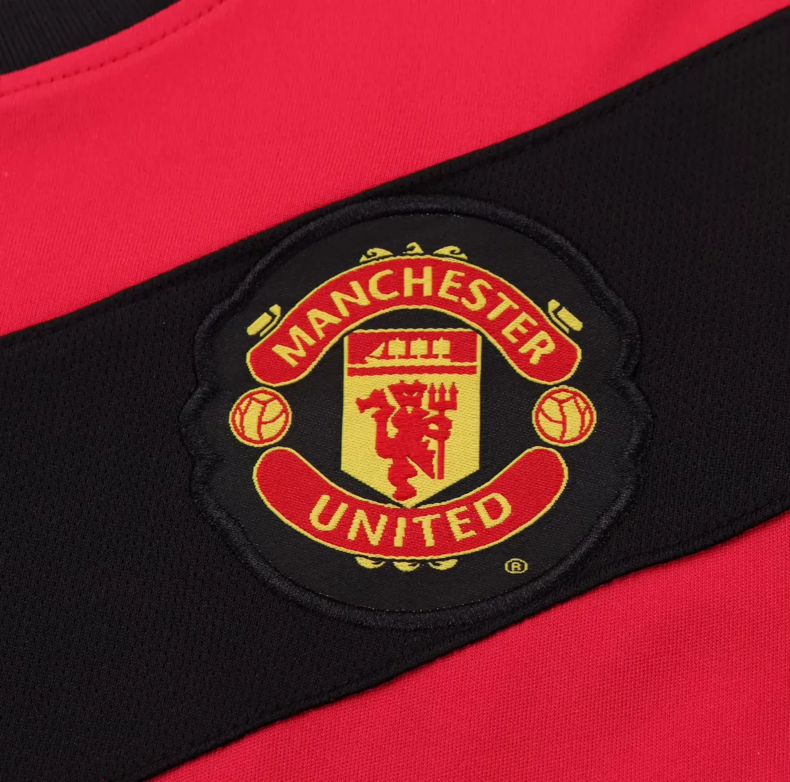 Kids Retro Manchester United 2010/11 Home Kit 16-28 4