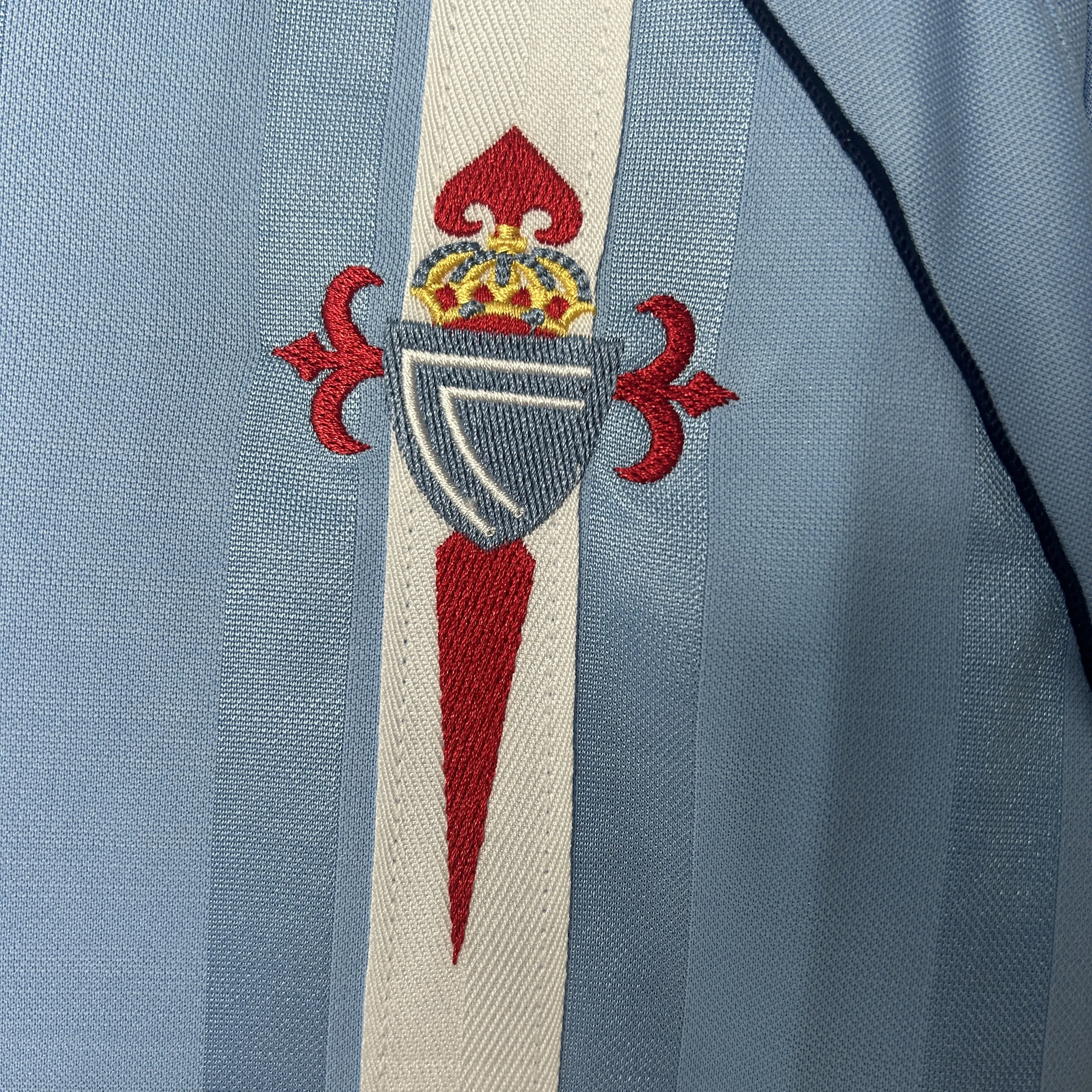 Retro Celta de Vigo 2001-02 Home kit 4