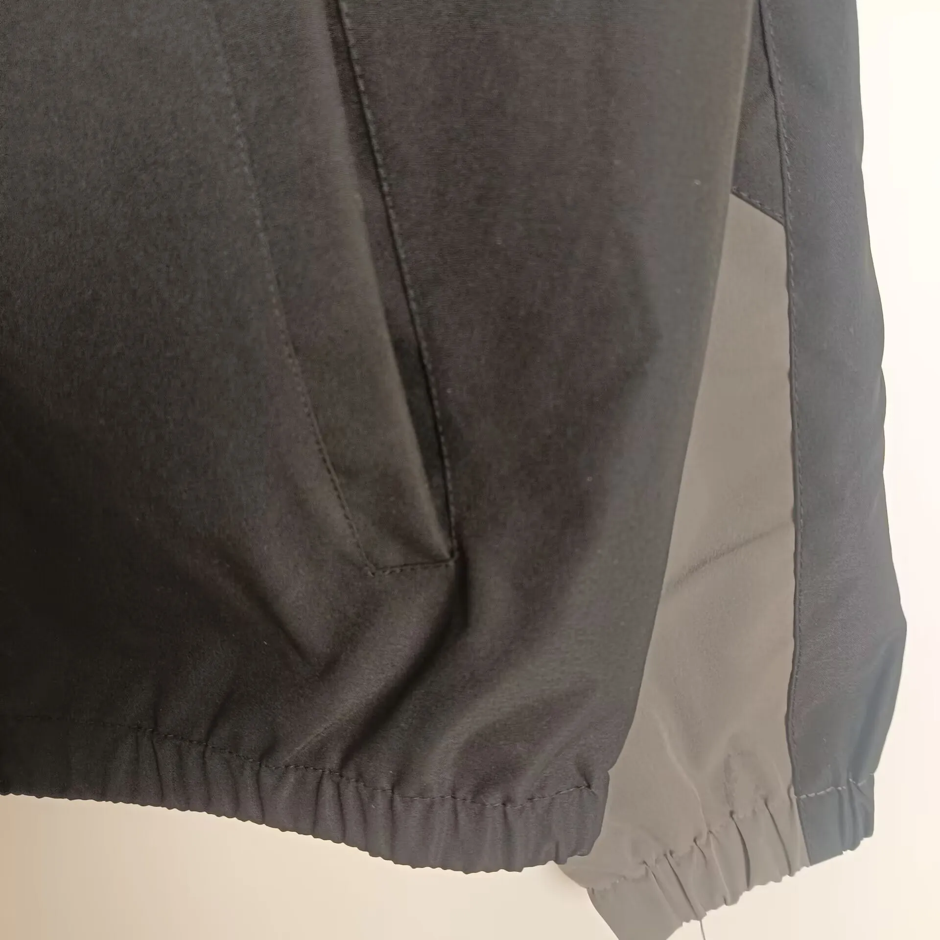 Tottenham Hotspur  Hotspur Black windbreaker 3