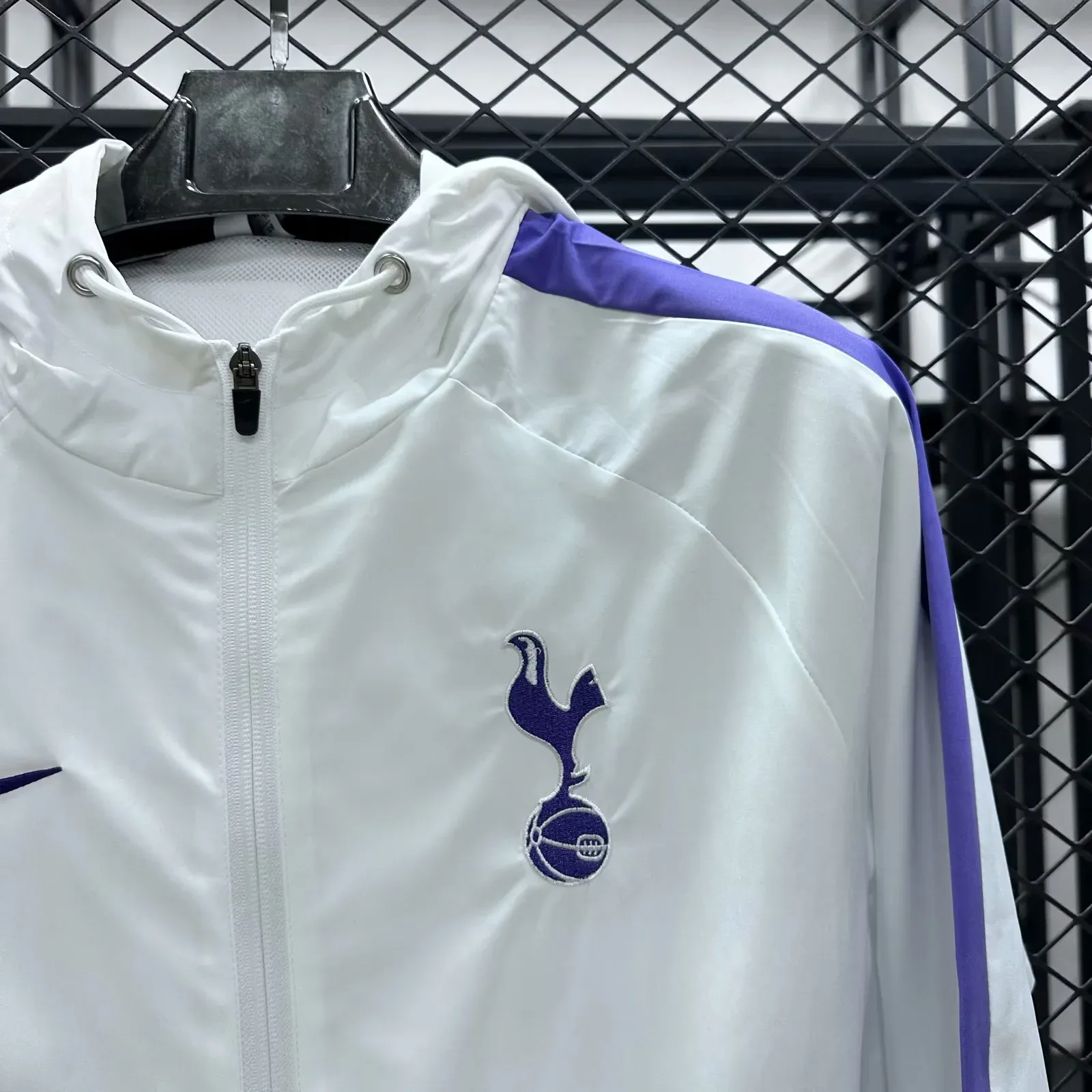 Tottenham Hotspur  Hotspur White  windbreaker 4