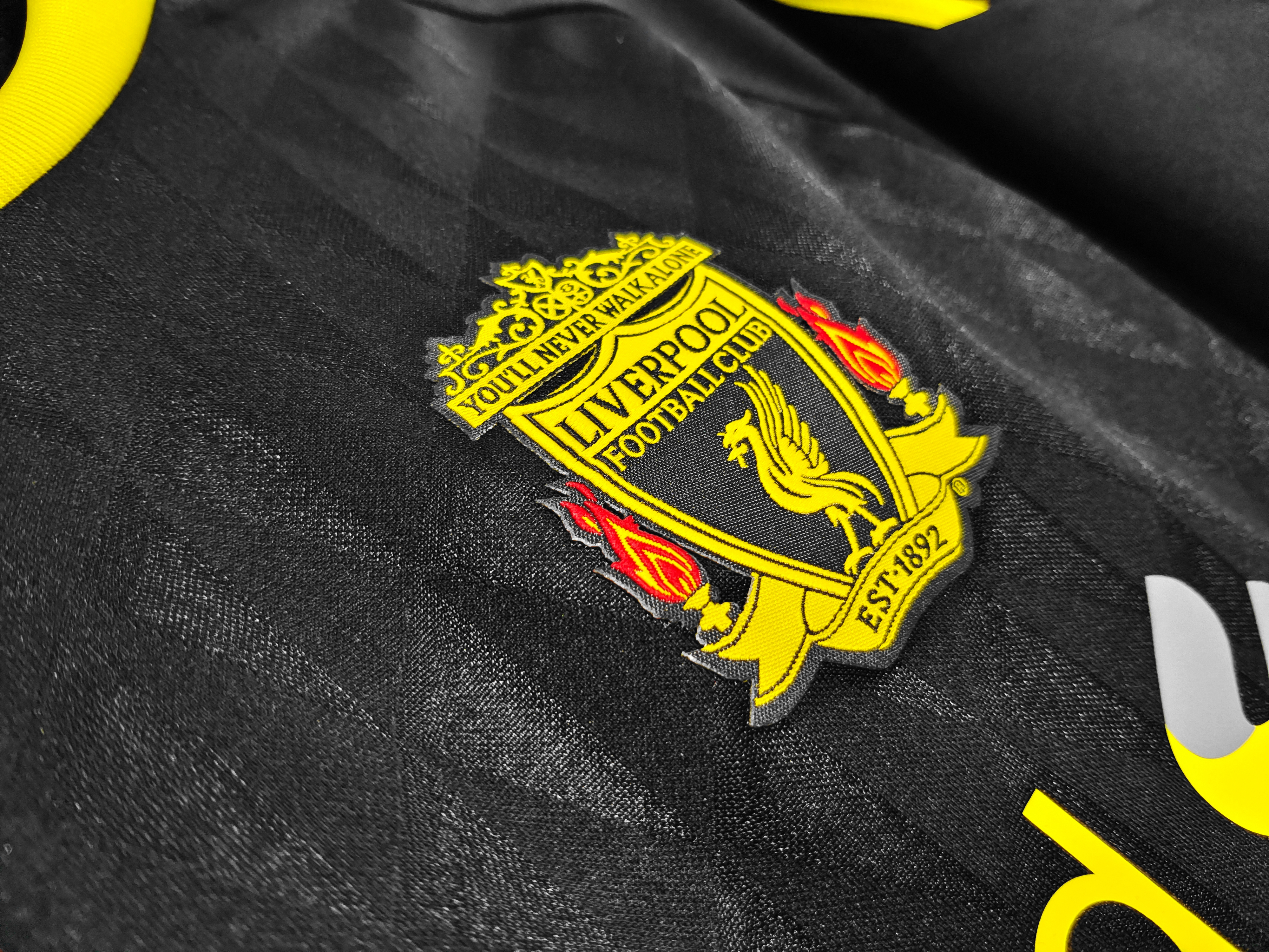 Retro LVP 2010-11 Third 4