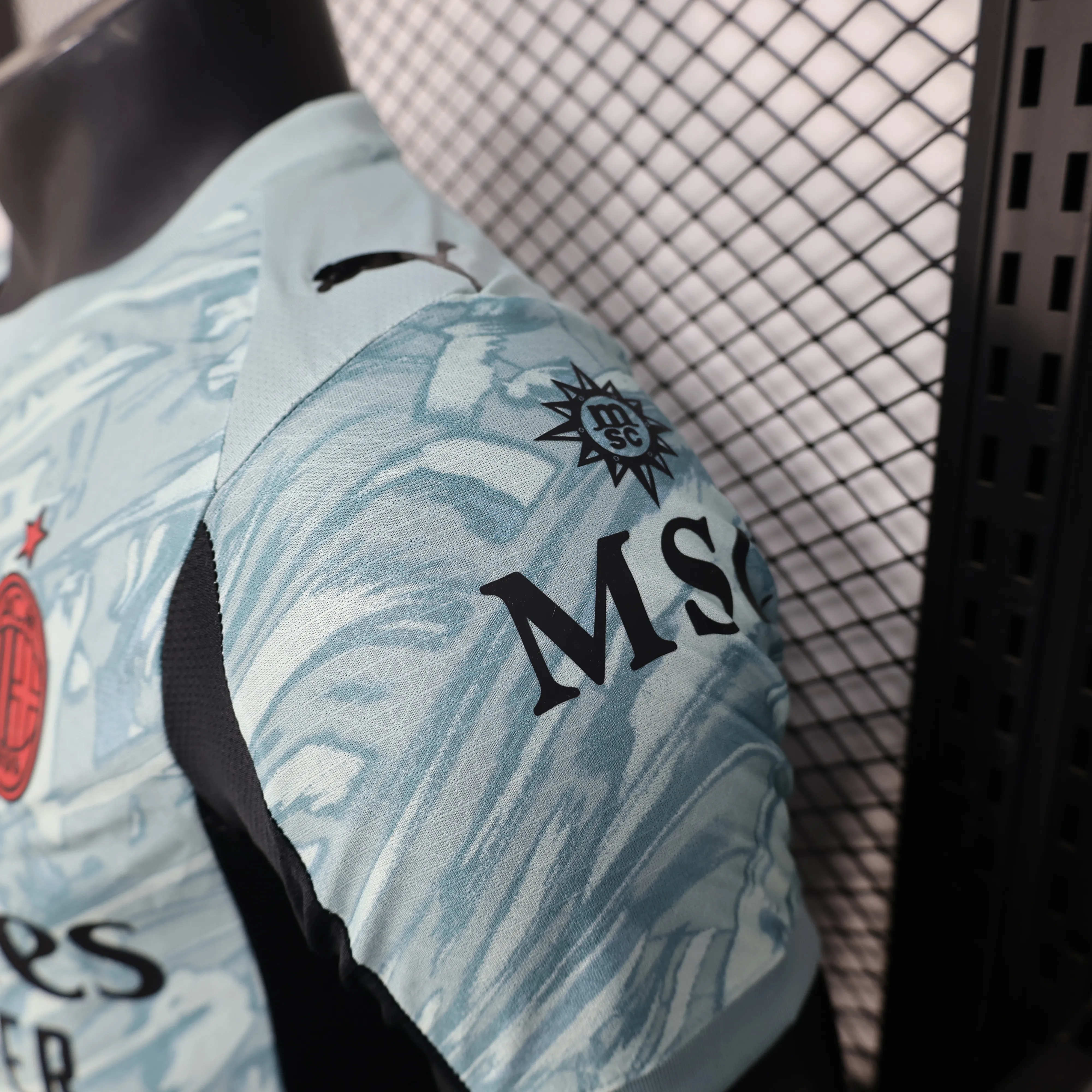 Player Version AC MILAN GOALKEEPER HOME 2025/26 3