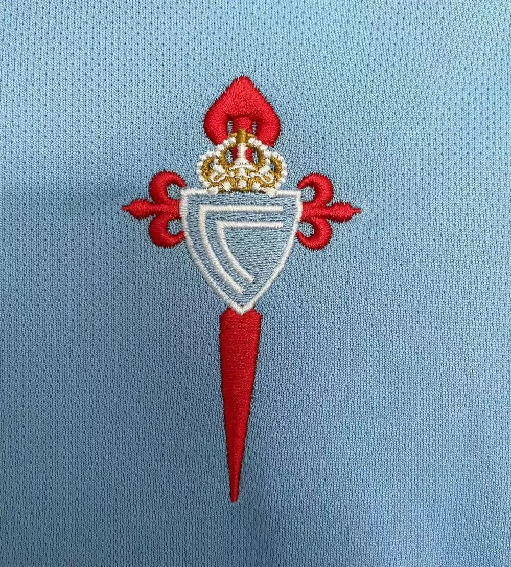 Retro Celta de Vigo 2003/04 home kit 3
