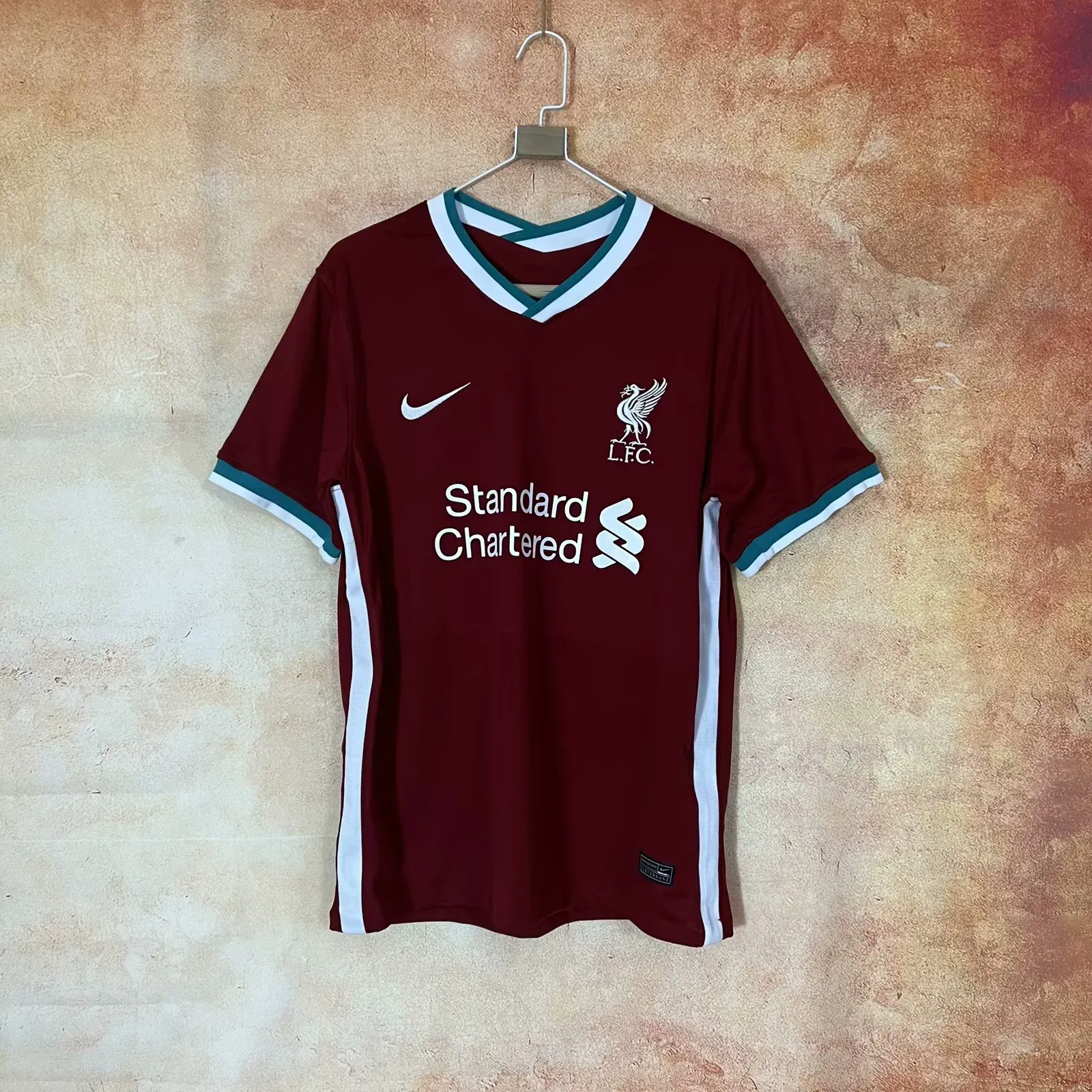 Retro LVP 2020-21 Home