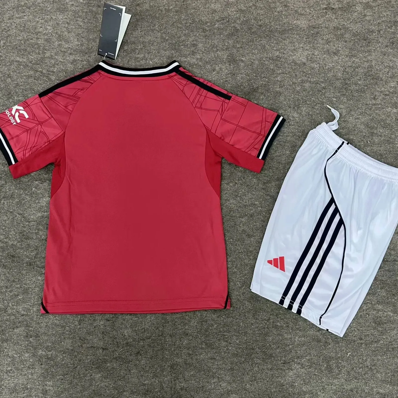 Kids Man United 25/26 Home Kit 16-28