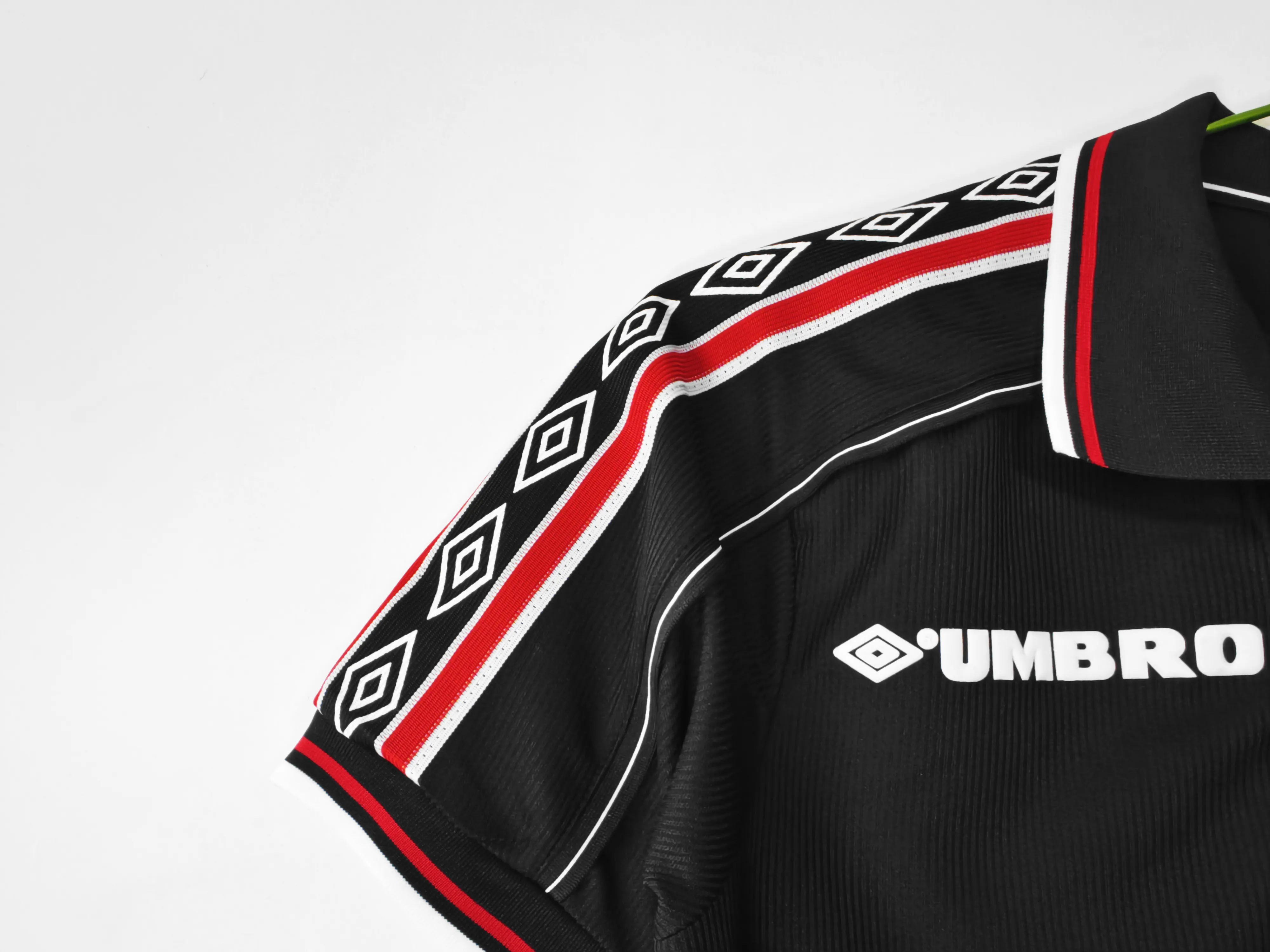 Retro Manchester United 98/99 Away Shirt Black 3