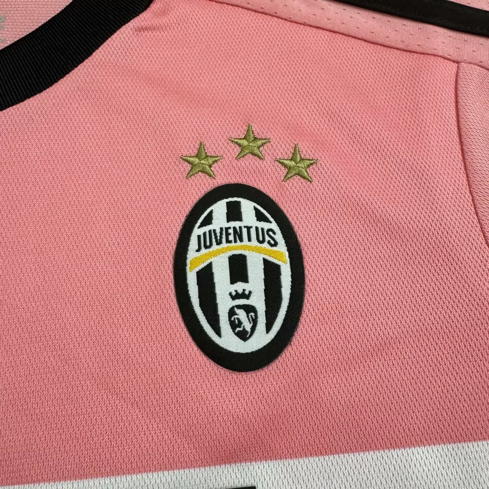 Kids Retro Juventus 15/16 Away Kit 16-28 3