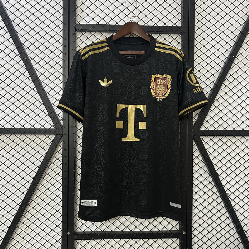 Bayern 125th Year Black Special