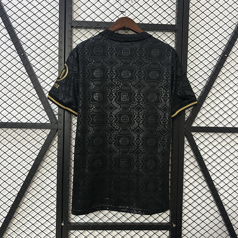Bayern 125th Year Black Special