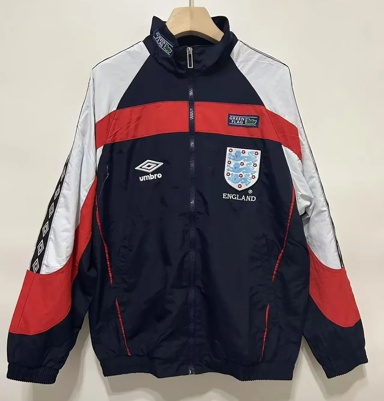 RETRO ENGLAND WINDBREAKER