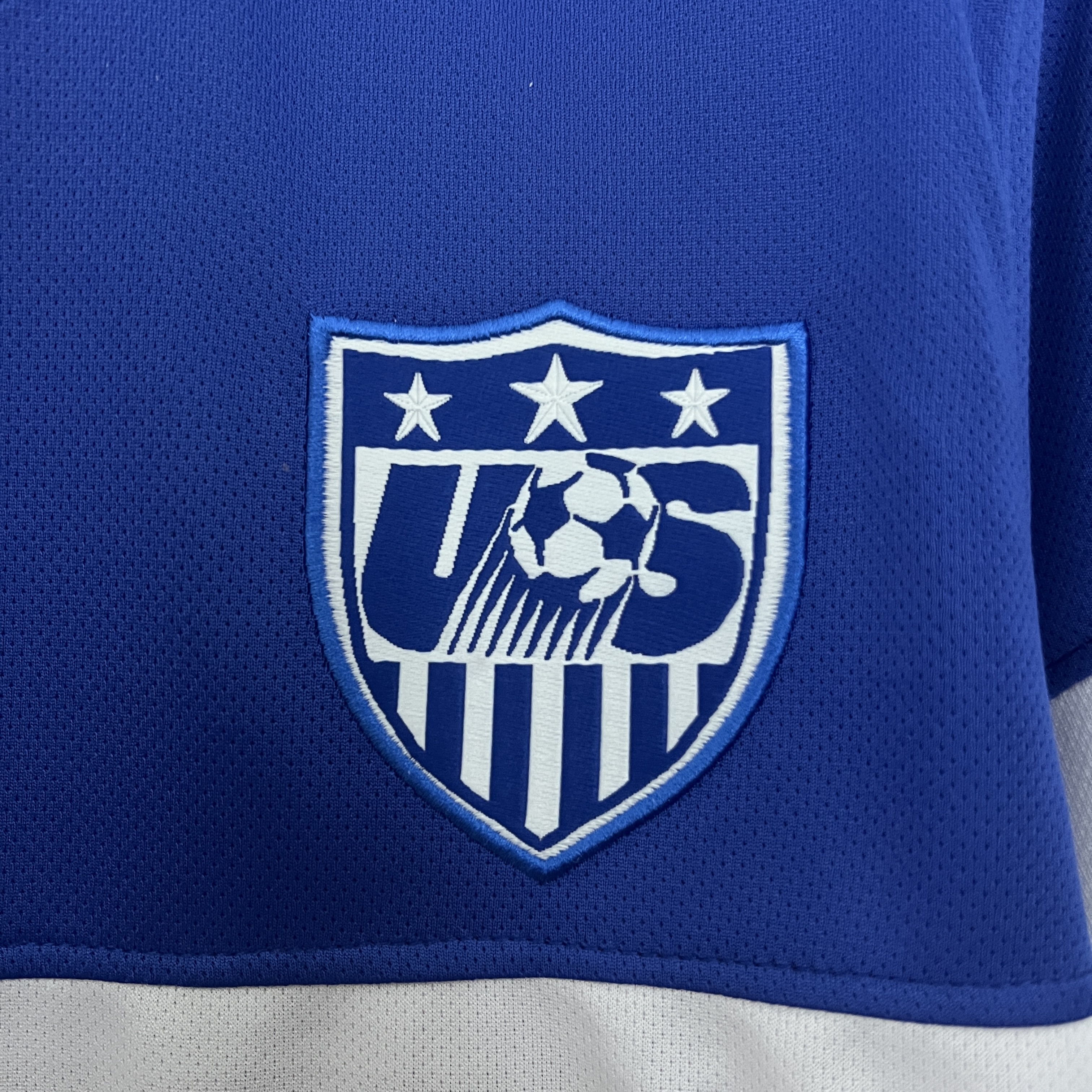 USA 2004 Away 3