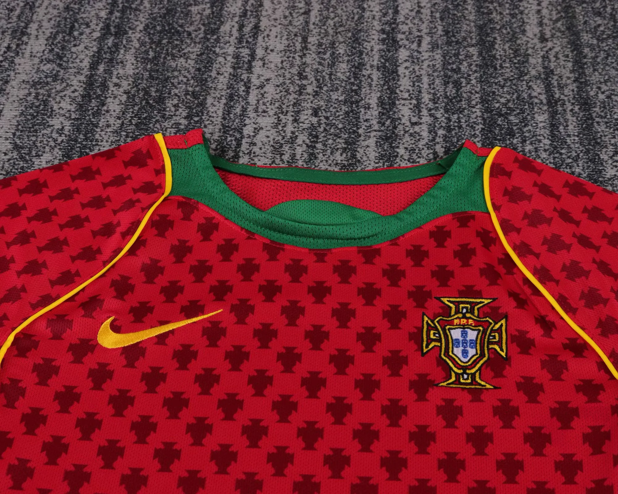 Kids Retro Kit Portugal 2004 Home 4
