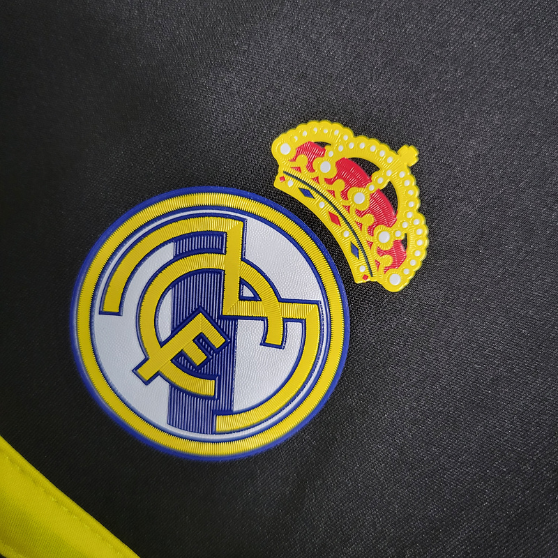 Retro Real M&alpha;drid 2011/12 Goalkeeper Black 4