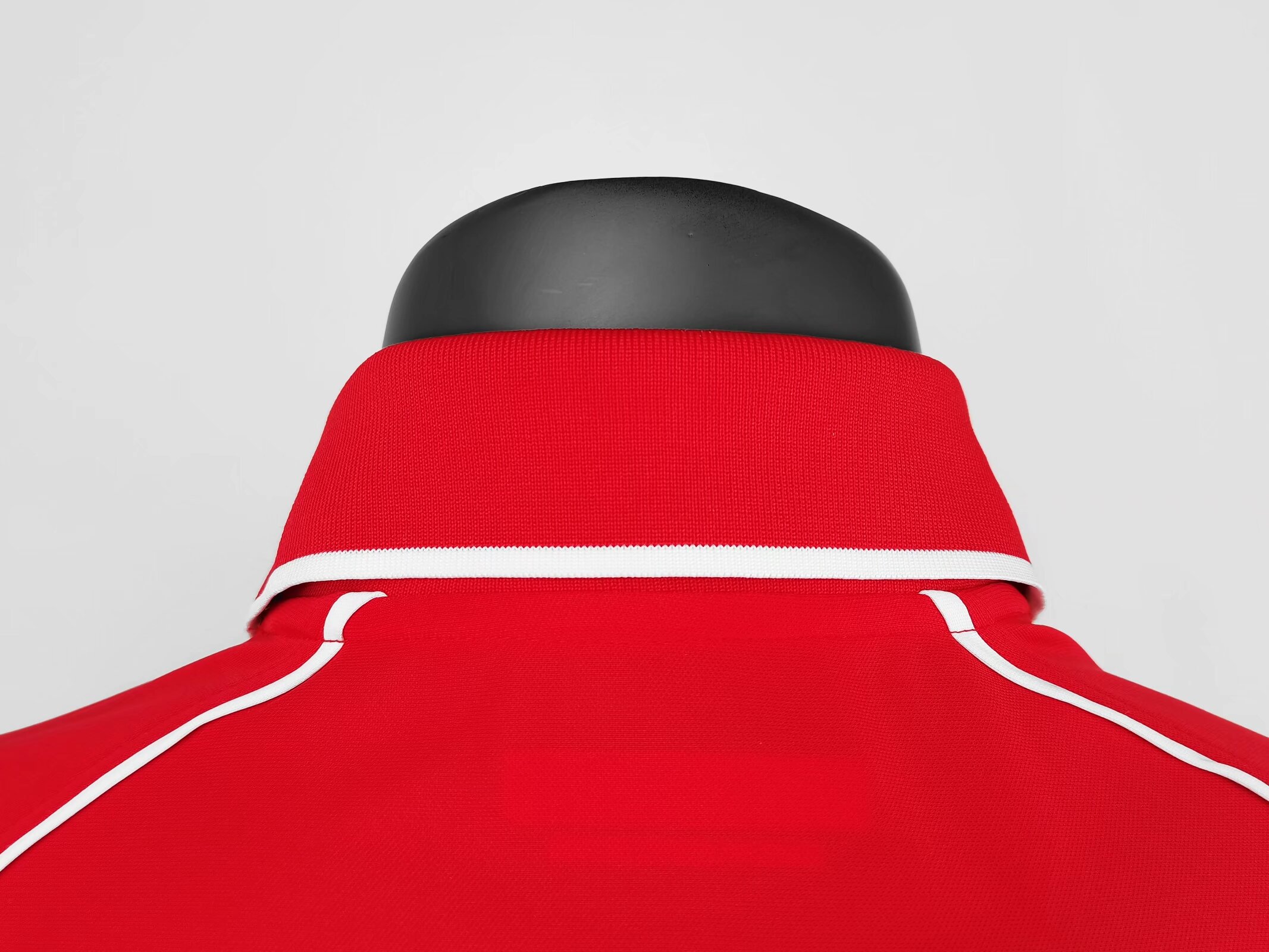 Retro LVP 2000-01 Home 3