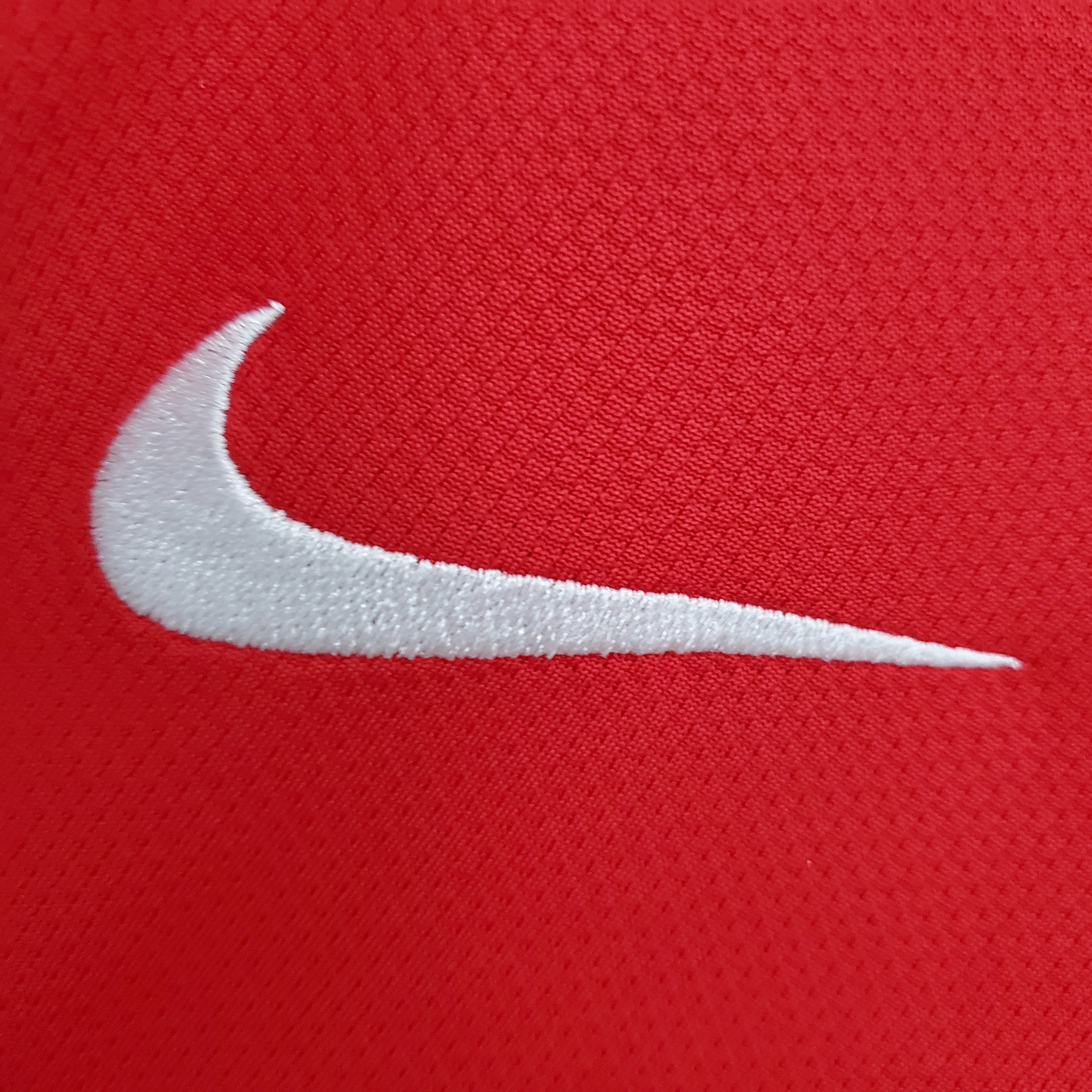 Retro Manchester United 2004/06 Home Red 4