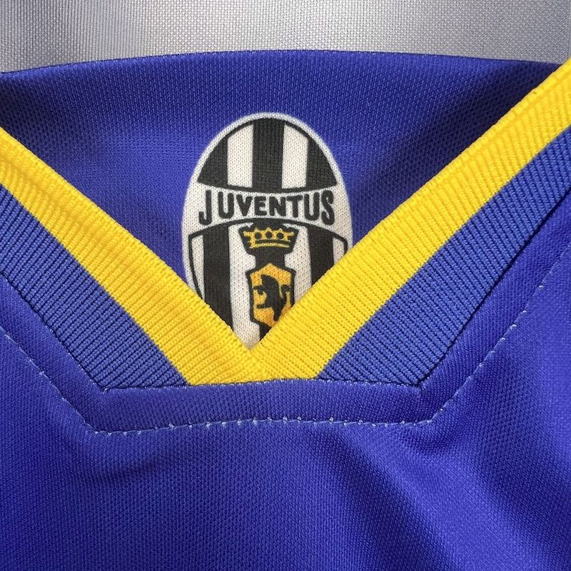 Retro Juventus 1995/96 Away Long Sleeves 3