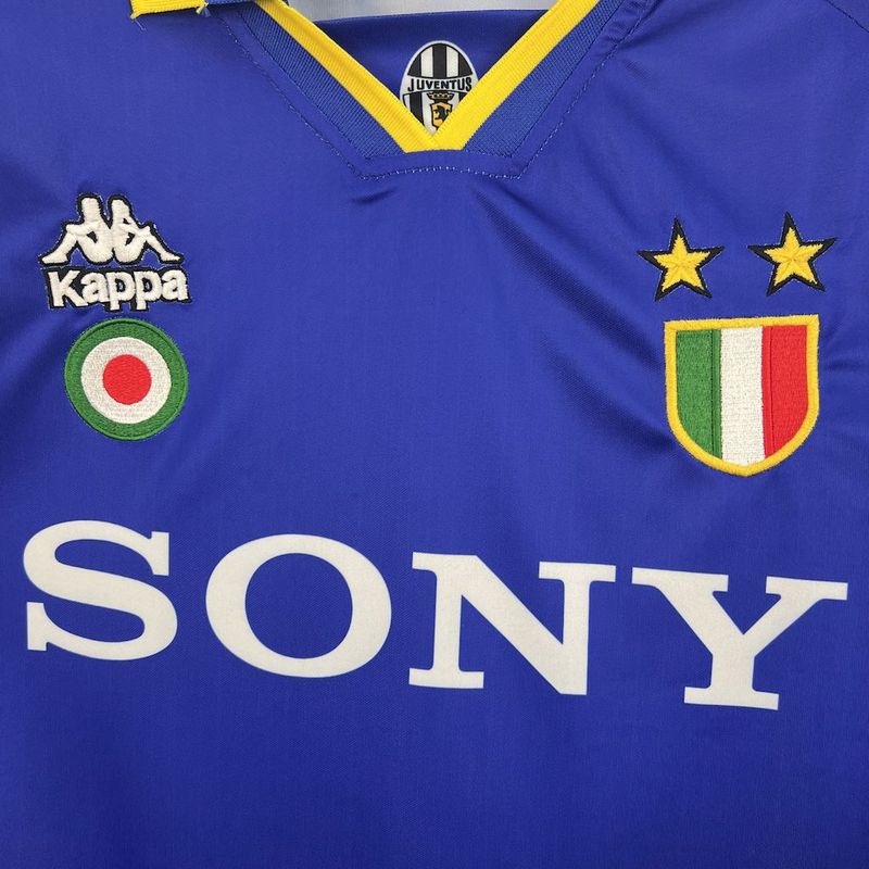 Retro Juventus 1995/96 Away Long Sleeves 4