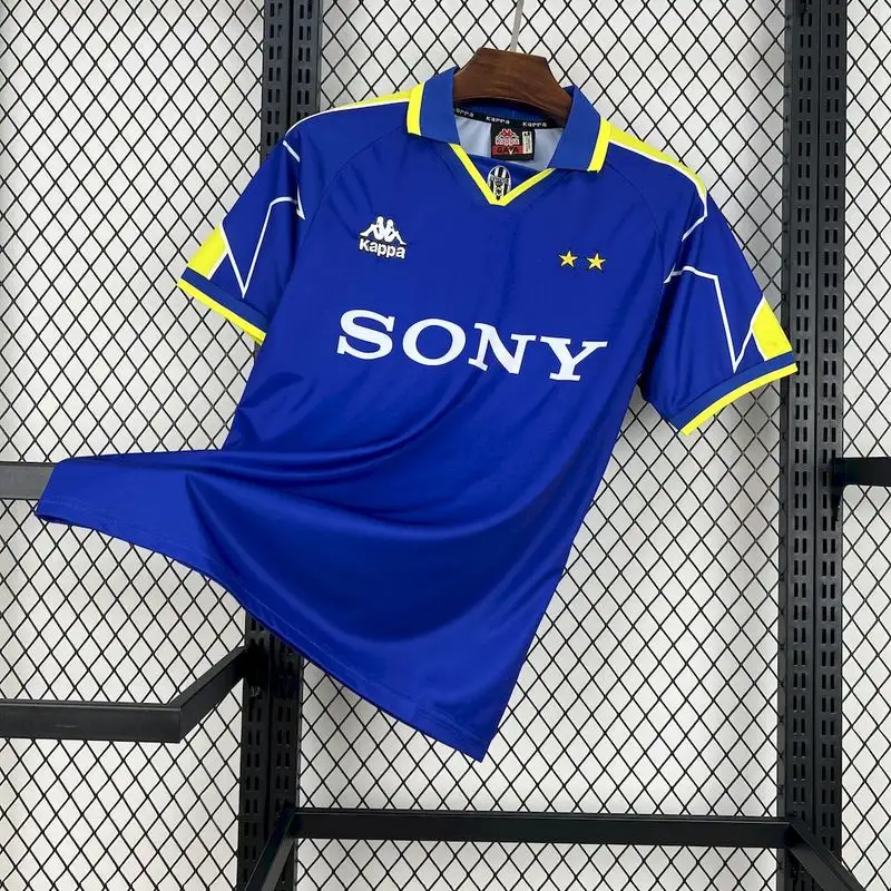 Retro Juventus 1996/97 Away S-XXL