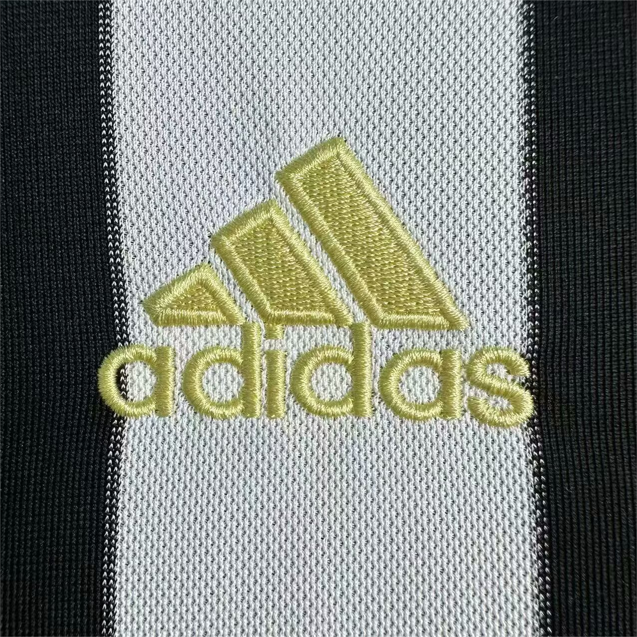 Retro 2017/18 Juventus Home 3