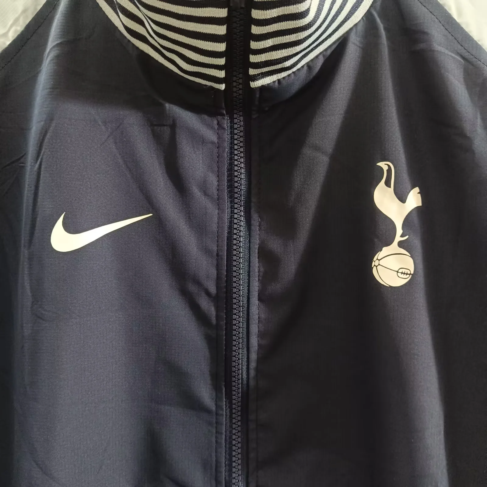 Tottenham Hotspur windbreaker 4